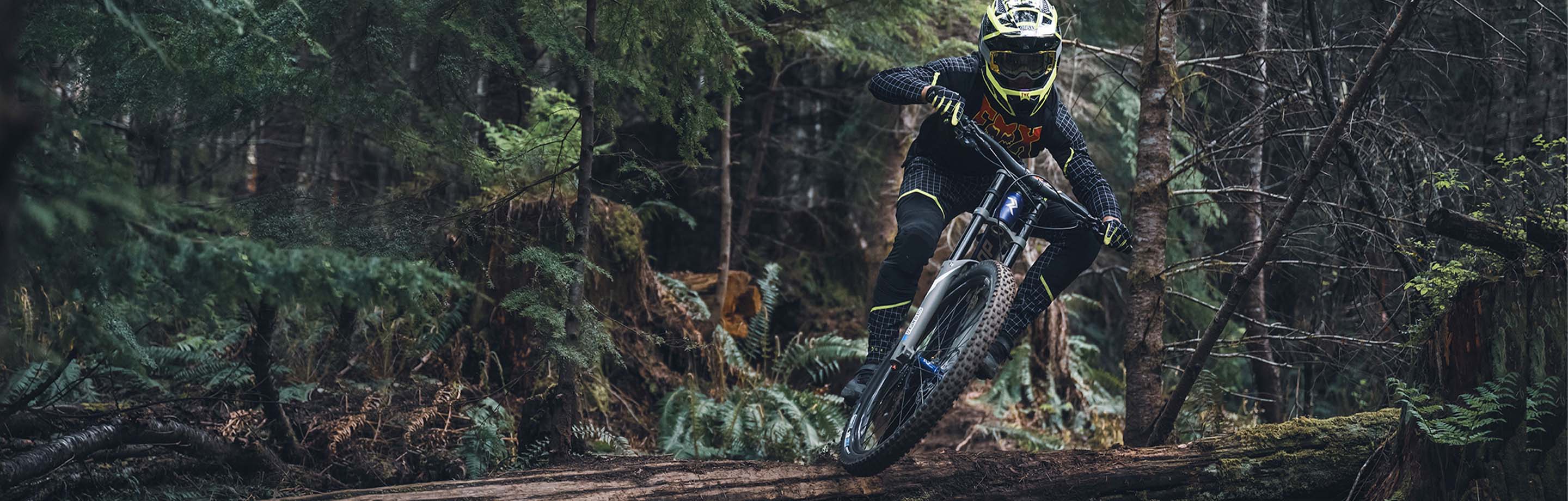 FOX Racing – wysokiej jakości odzież & sprzęt do kolarstwa górskiego
                  