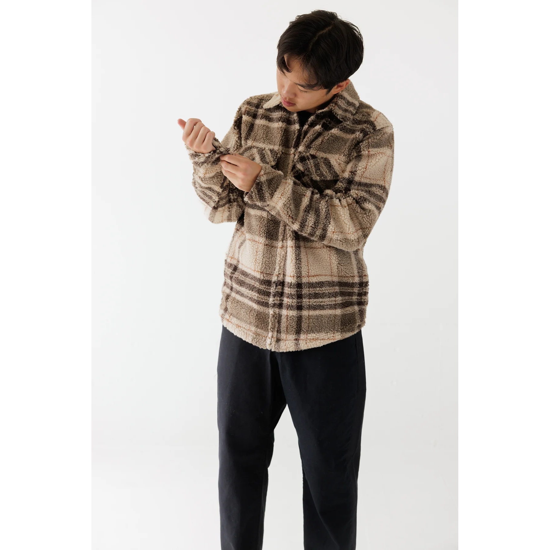 KAVU Men's Winter Throwshirt Half Zip Fleece in Black Walnut KAVU