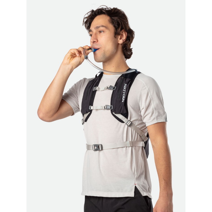 Nathan Sports Mochila Running - Quick Start 2.0 - 3L - gravity gray /  refletive silver