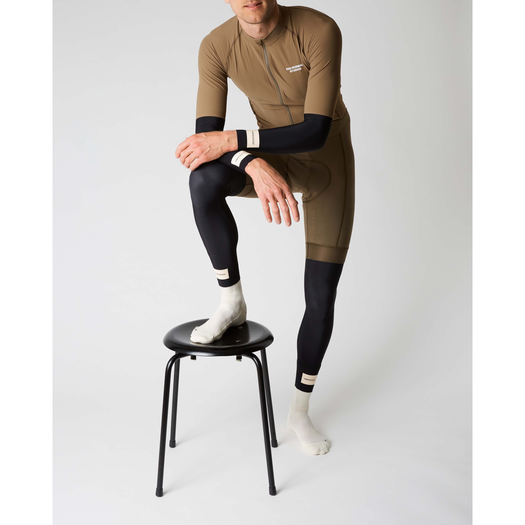 FINGERSCROSSED Leg Warmers - Black | BIKE24