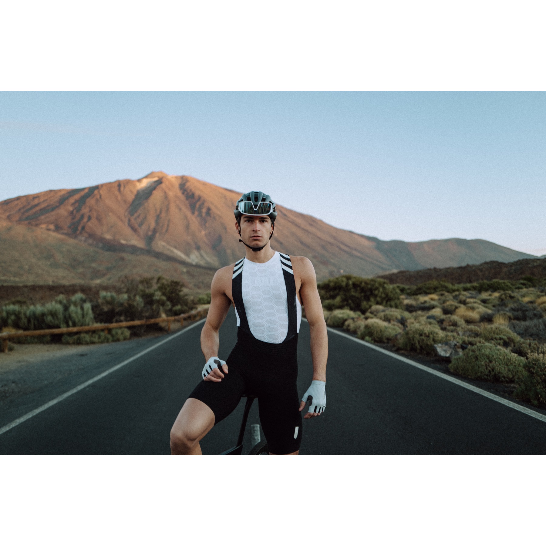 Cuissard De Vélo À Bretelles Homme Bretelles Perf 24 Noir et rouge NAKAMURA