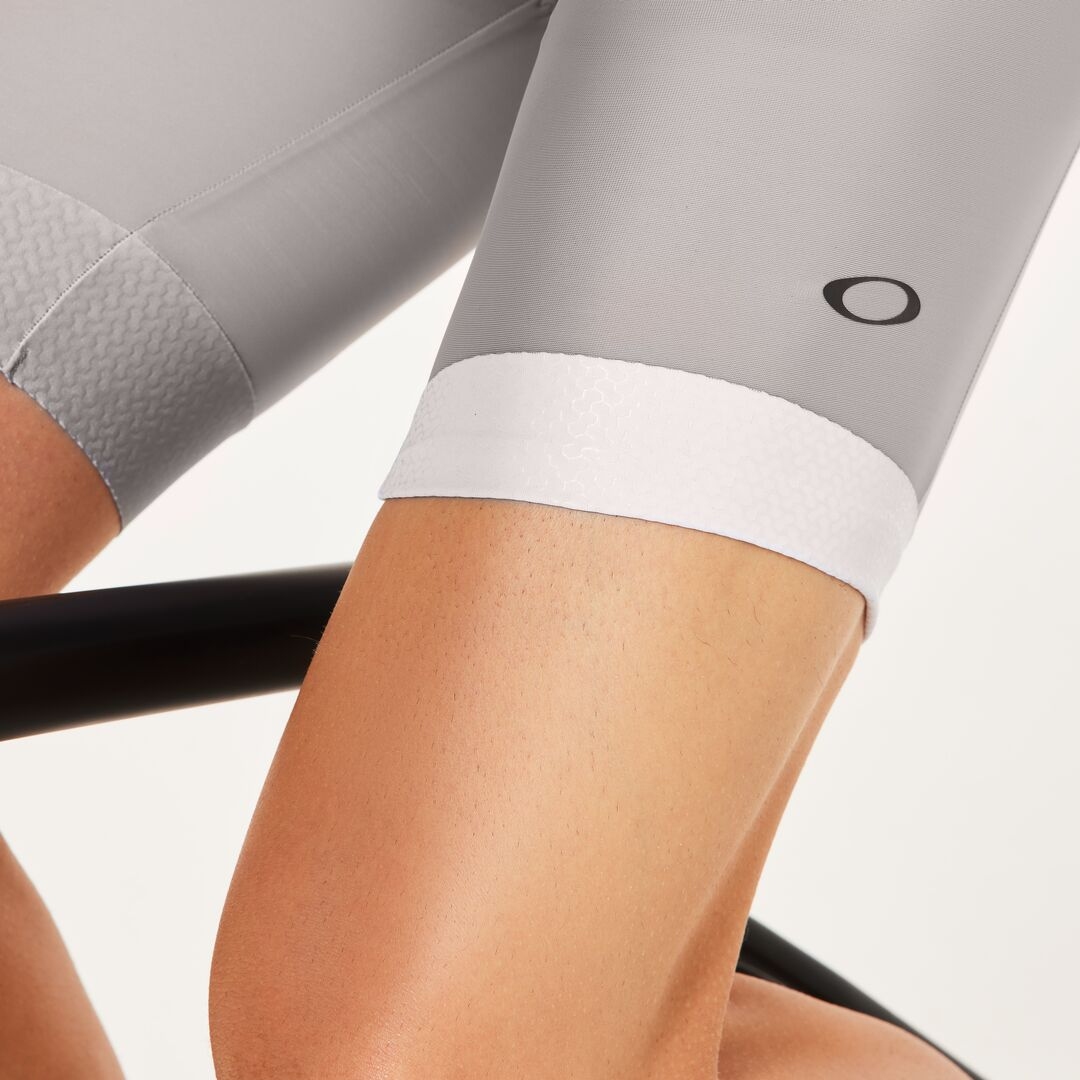 Oakley Icon Classic 2.0 Bib Shorts Men - Cement | BIKE24