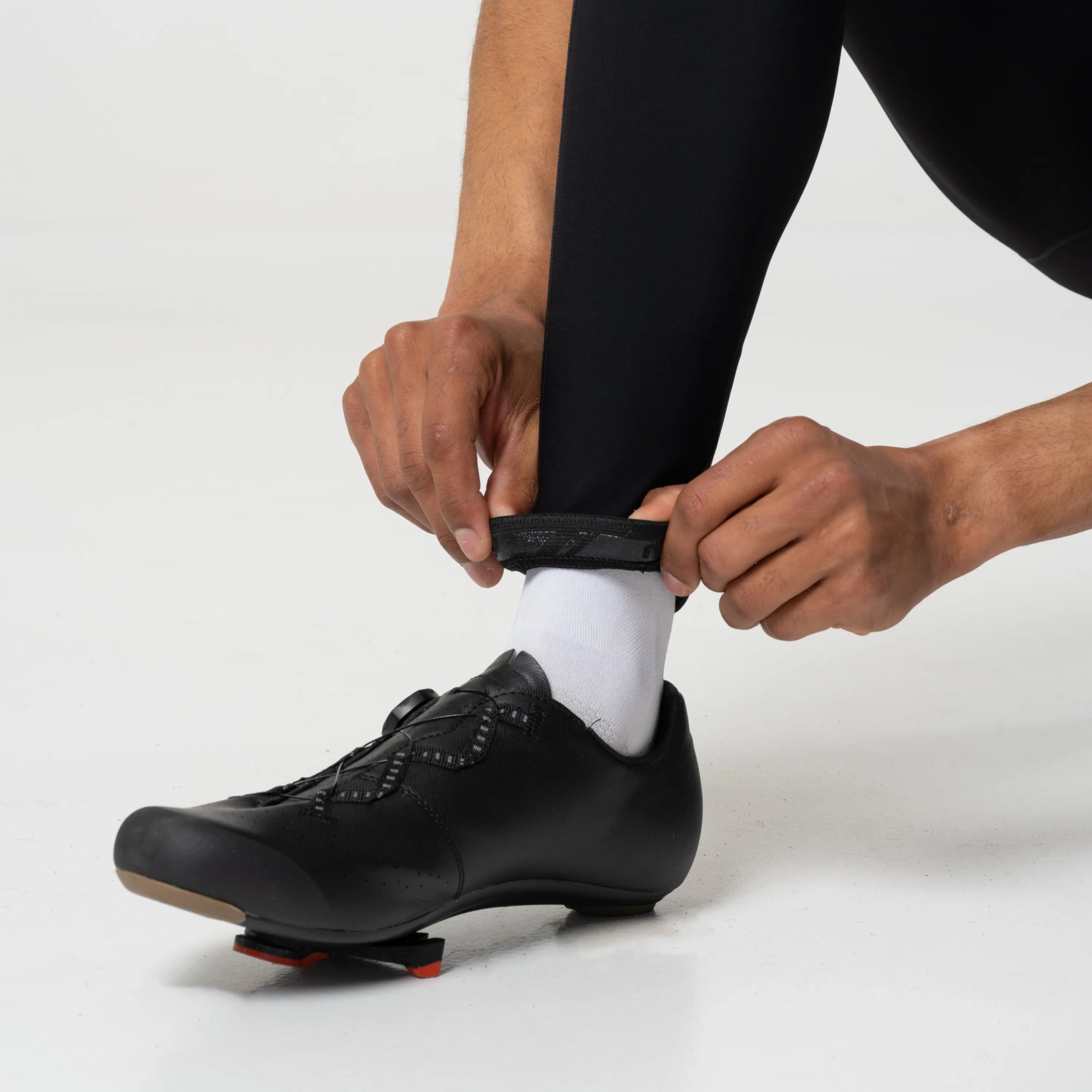 AGU Essential Bibtights Men - black | BIKE24