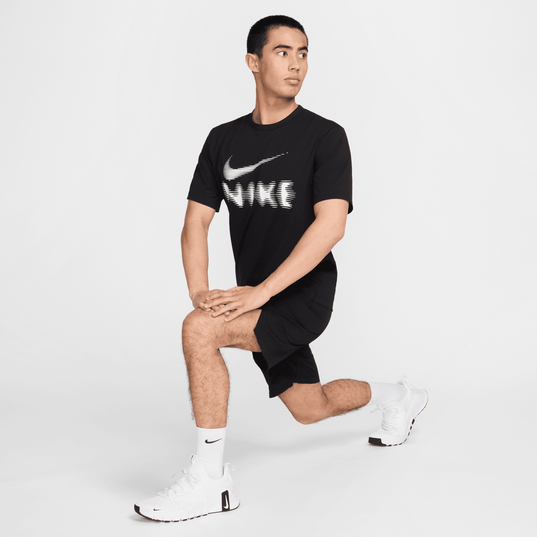 ★★Nike★★ HYPER DRY FIT UV VERSATILE T-SHIRT M BLACK HQ79 NIKE HYVERSE MEN'S DRI-FIT UV VERSATILE T-SHIRT - HQ7988-010
