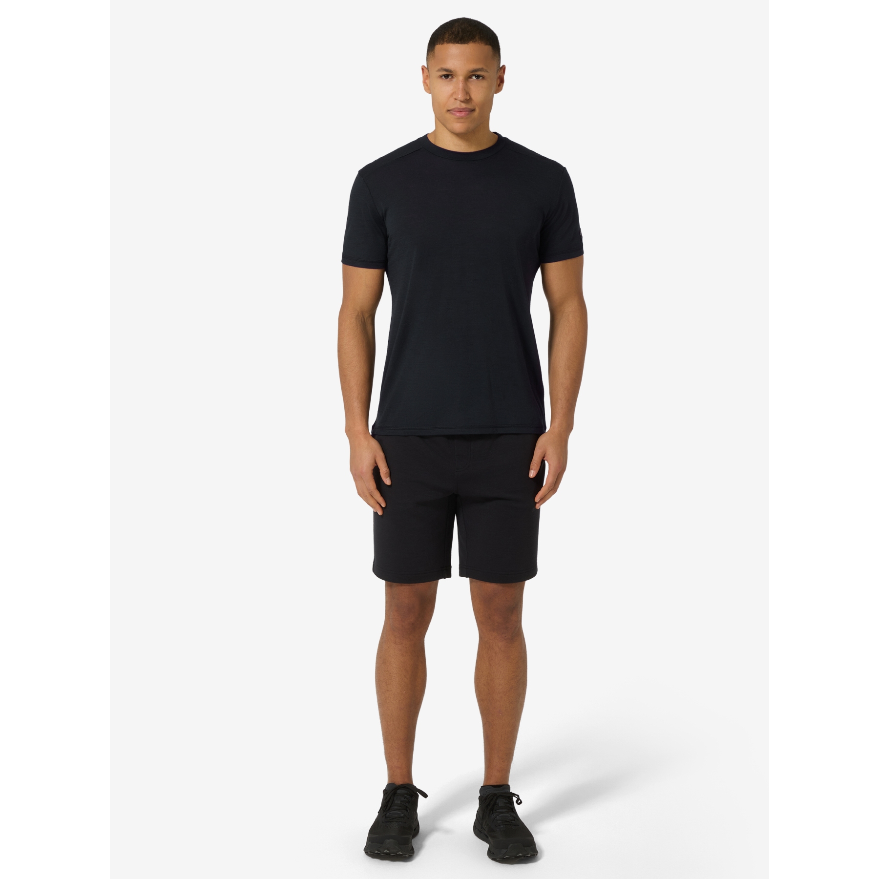 SUPER.NATURAL Essential Short Sleeve Men - Jet Black | BIKE24