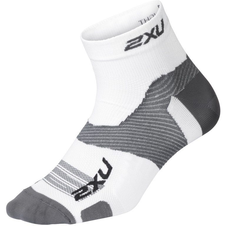 Produktbild von 2XU Men&#039;s Vectr Ultralight 1/4 Crew Socken - white/grey