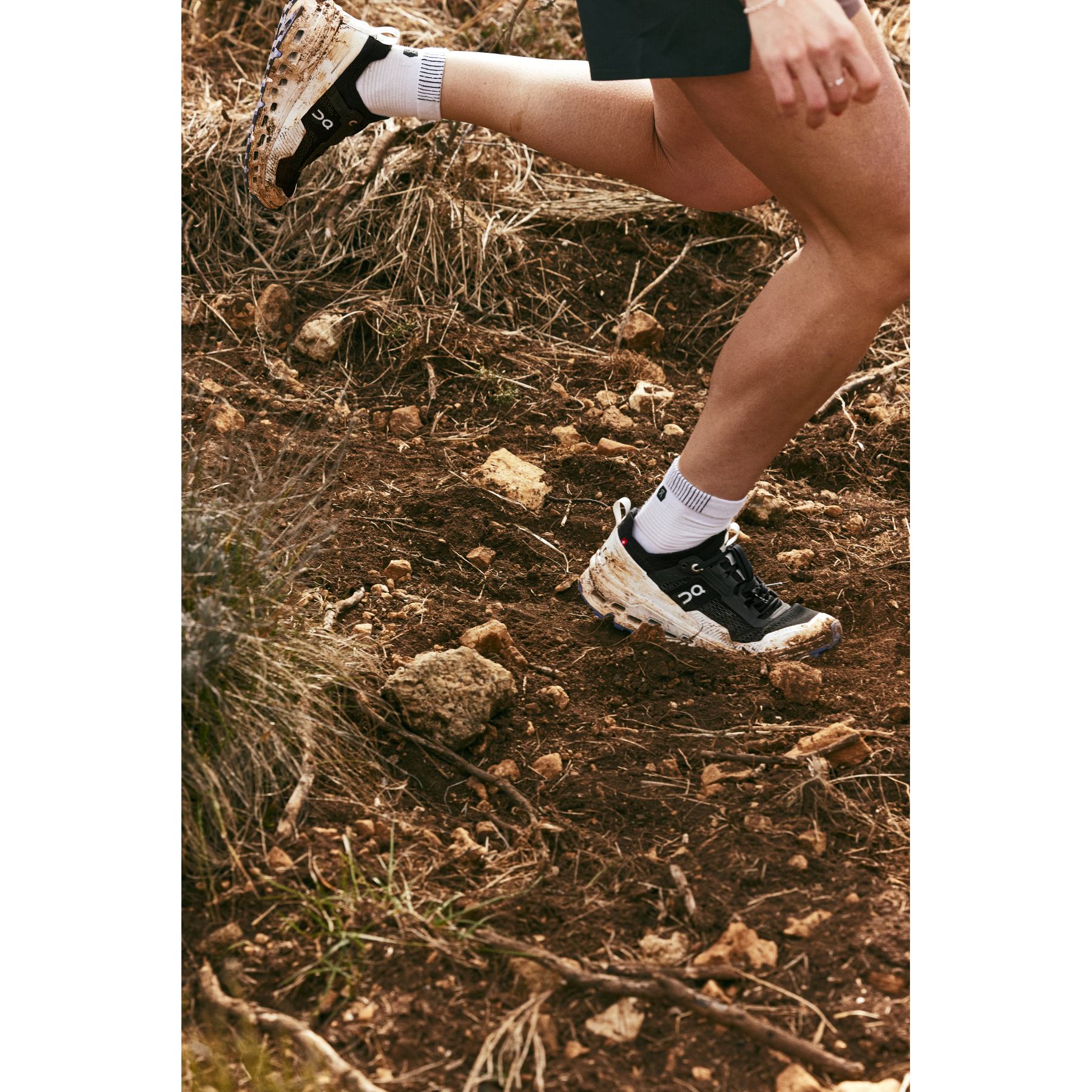 On Chaussures Trail Running Femme - Cloudultra - Noir & Blanc