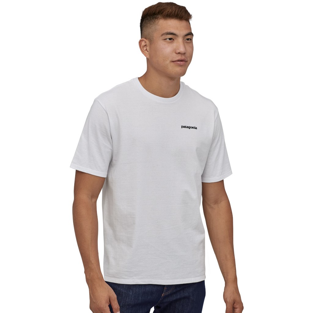 Produktbild von Patagonia P6 Logo Responsibili-Tee Herren T-Shirt - Dark White