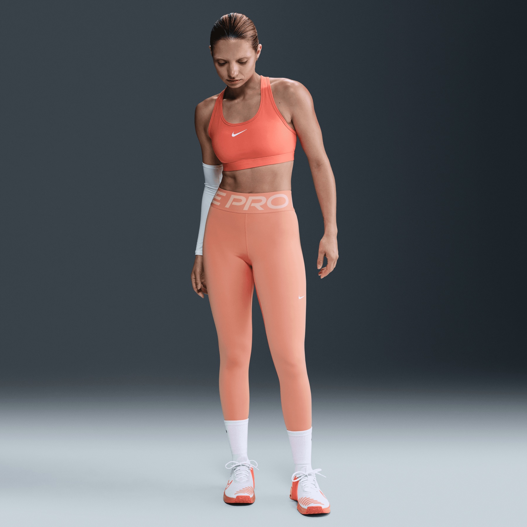 nike sculpt women's training crops