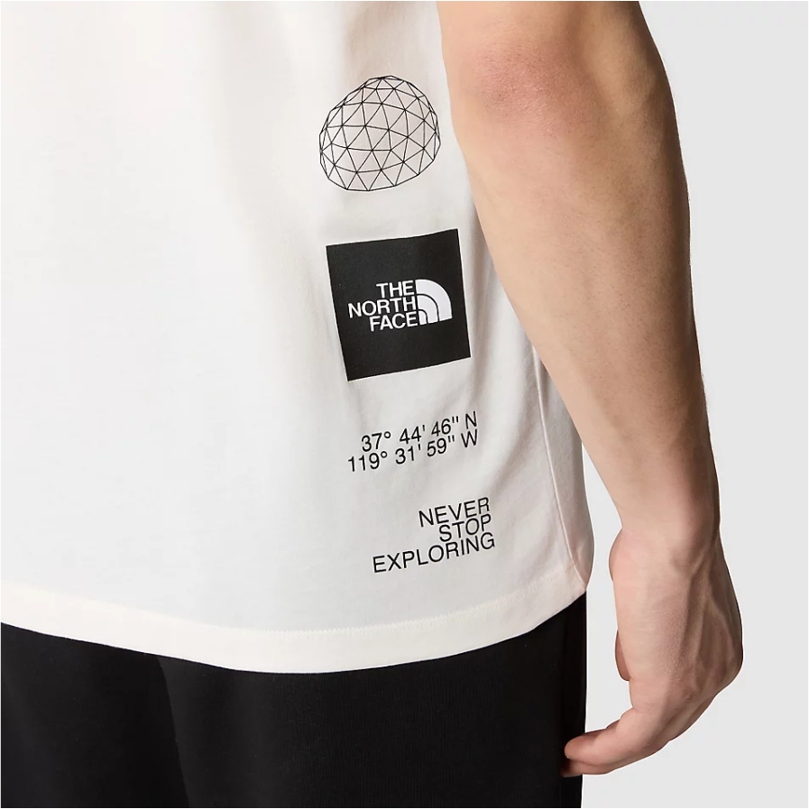 The North Face Foundation Graphic FlashDry Men's T-Shirt, TNF