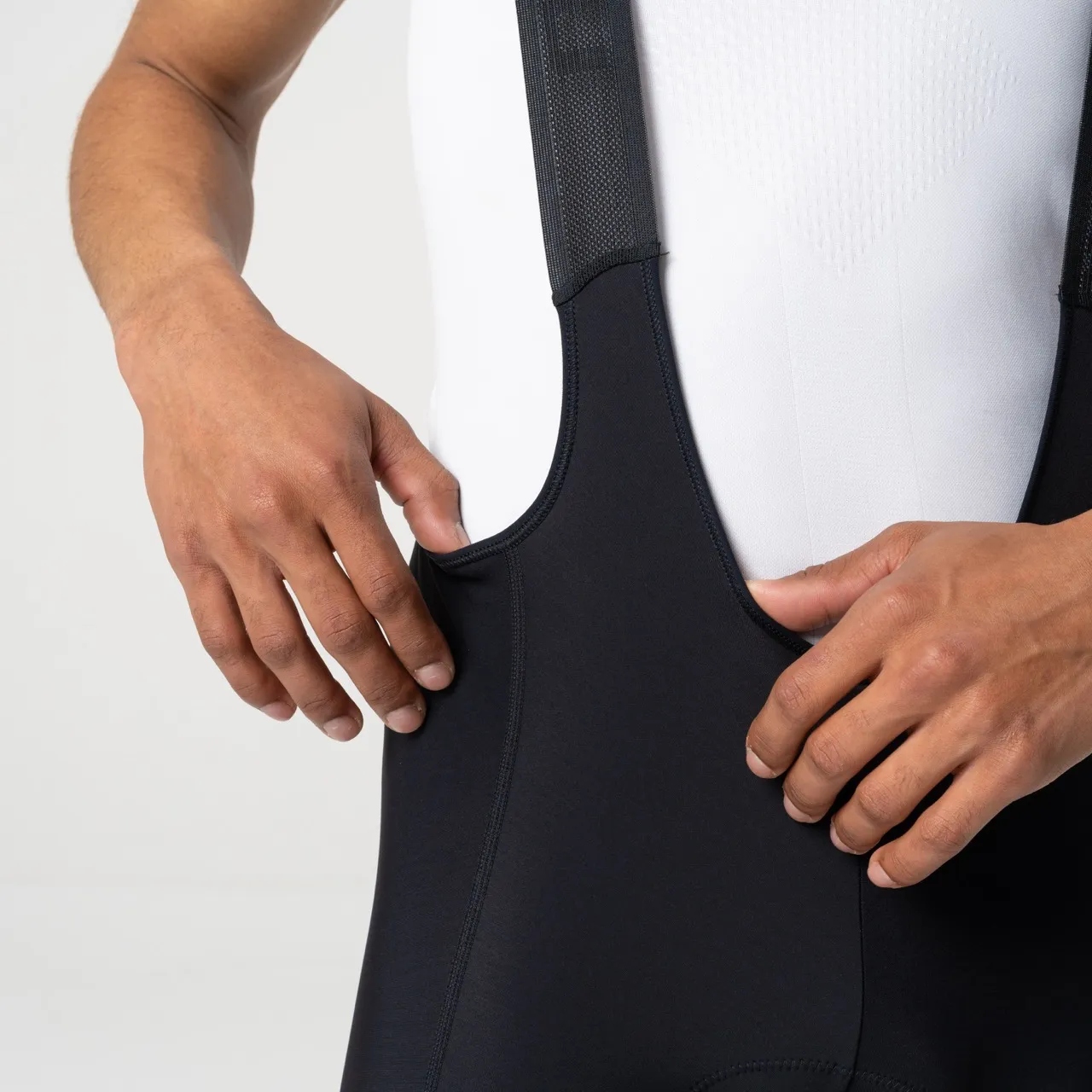 AGU Essential Bibtights Men - black | BIKE24