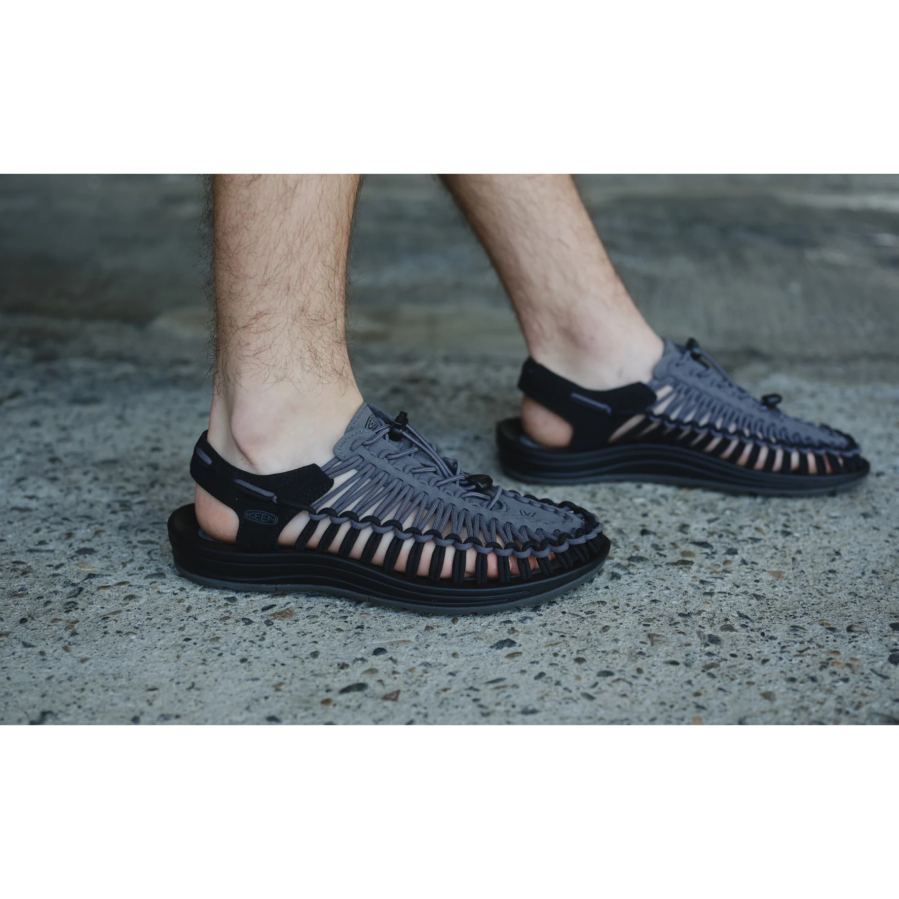KEEN Uneek Sandals Men - Black/Black | BIKE24