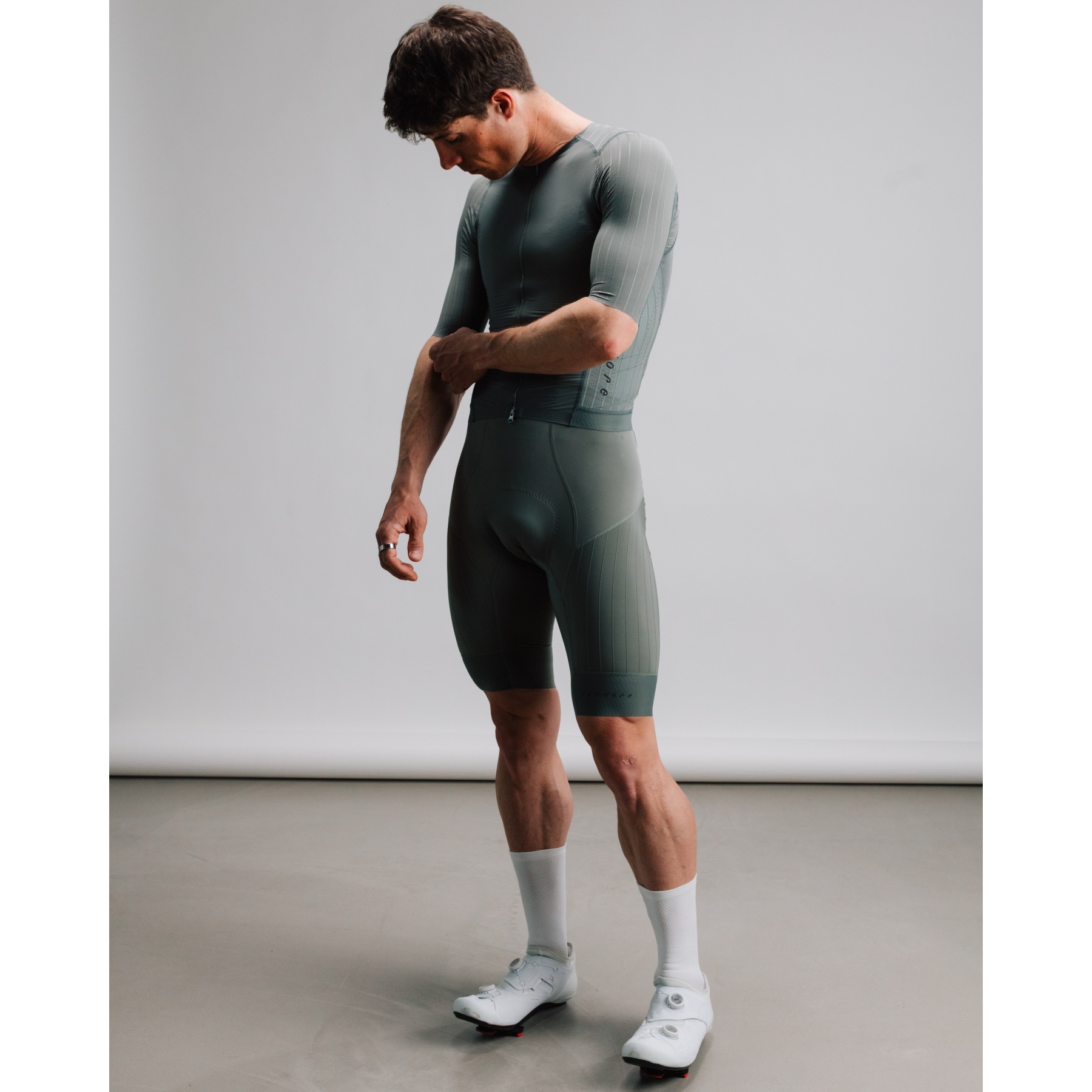 Isadore Echelon Aero Jersey Men - Mulled Basil | BIKE24