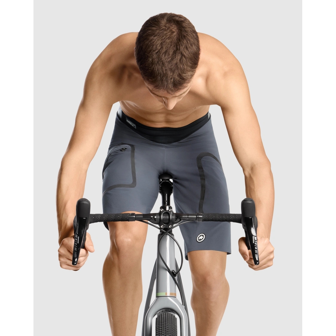 Assos TRAIL TACTICA T3 Cargo Shorts Men - torpedo grey | BIKE24