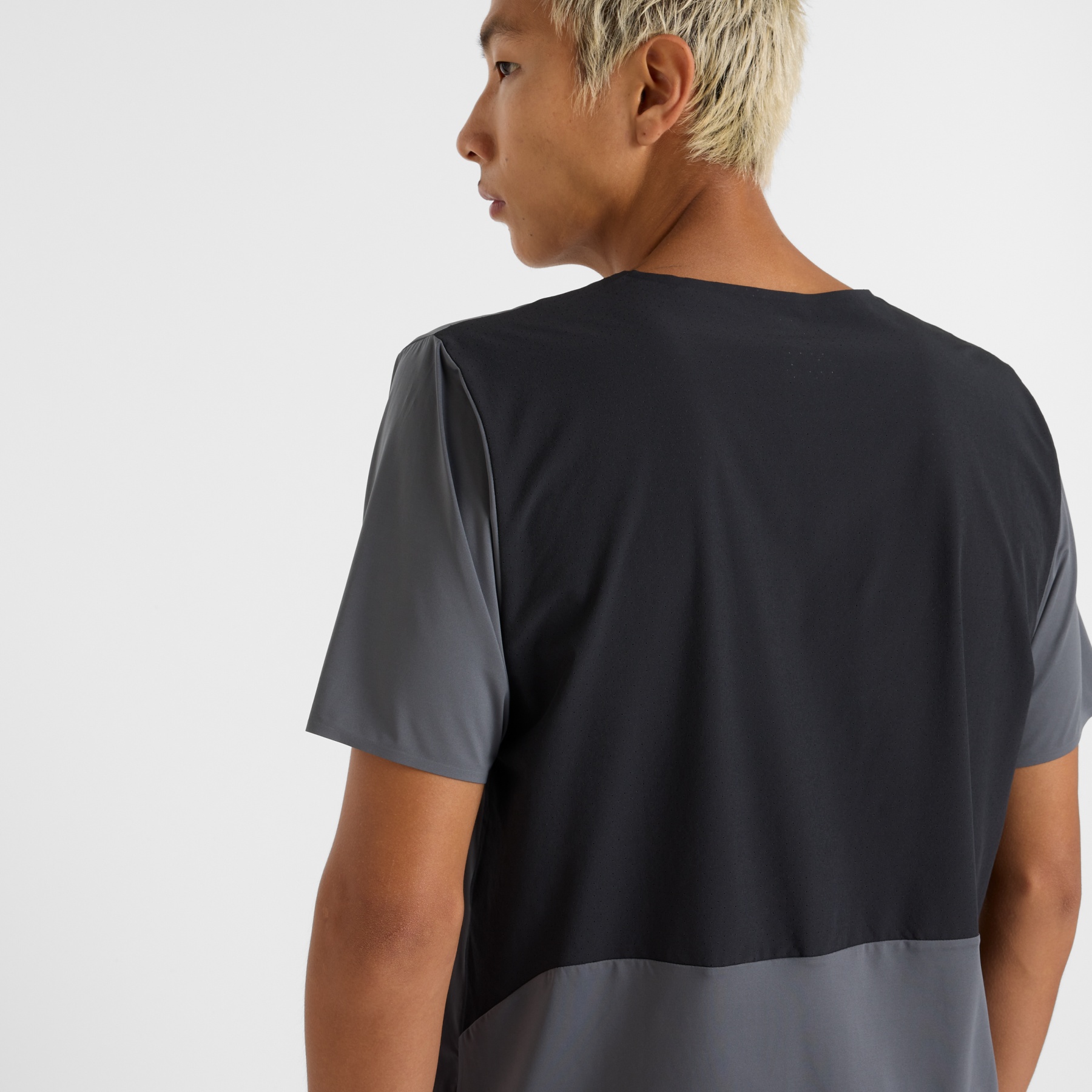 【New Balance】Race Day T-Shirt New Balance Race Day T-Shirt Men - Graphite | BIKE24