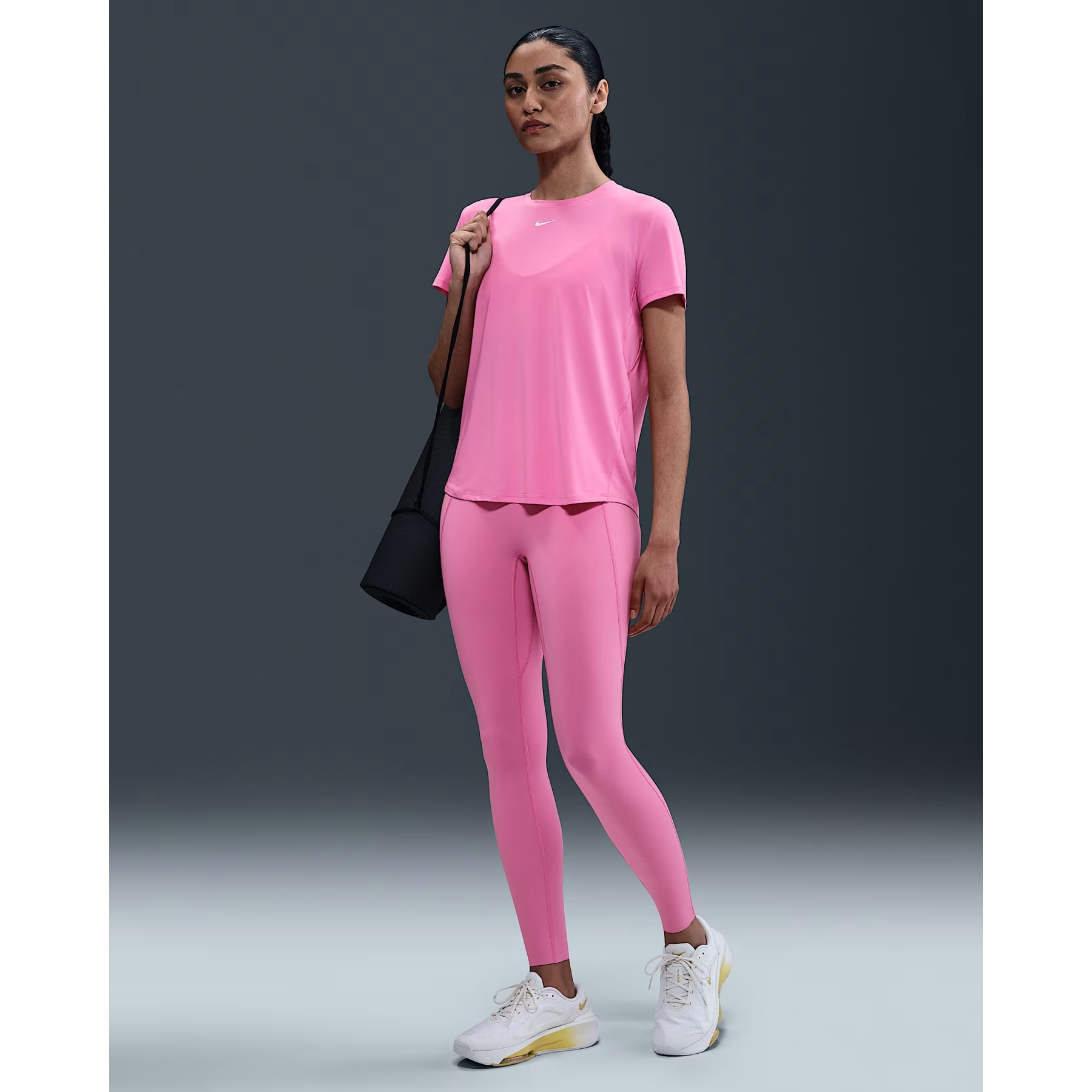 Nike One Classic Dri-FIT Kurzarmshirt Damen playful pink/white