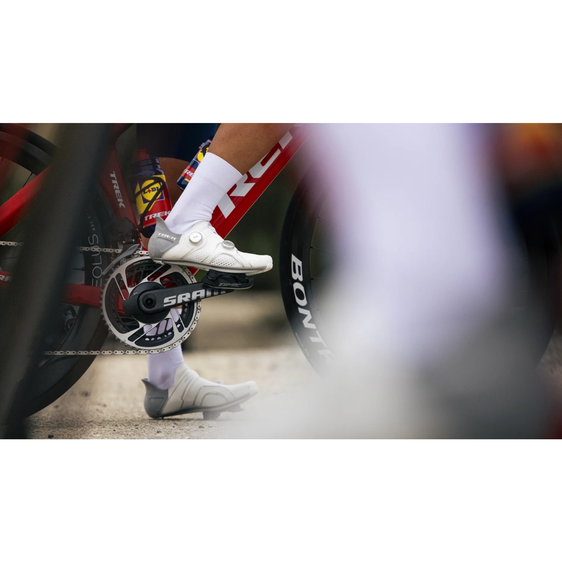 Trek RSL Knit Road Shoes - Black/Gold | BIKE24