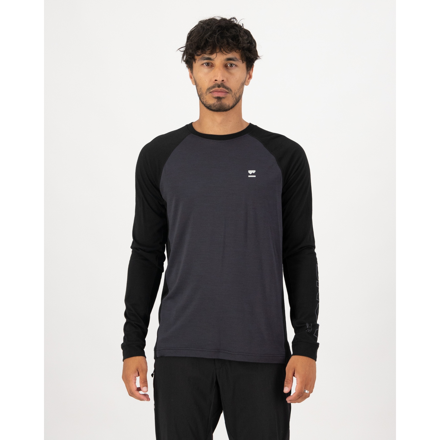 Mons Royale Tarn Merino Longsleeve Shirt Men iron black