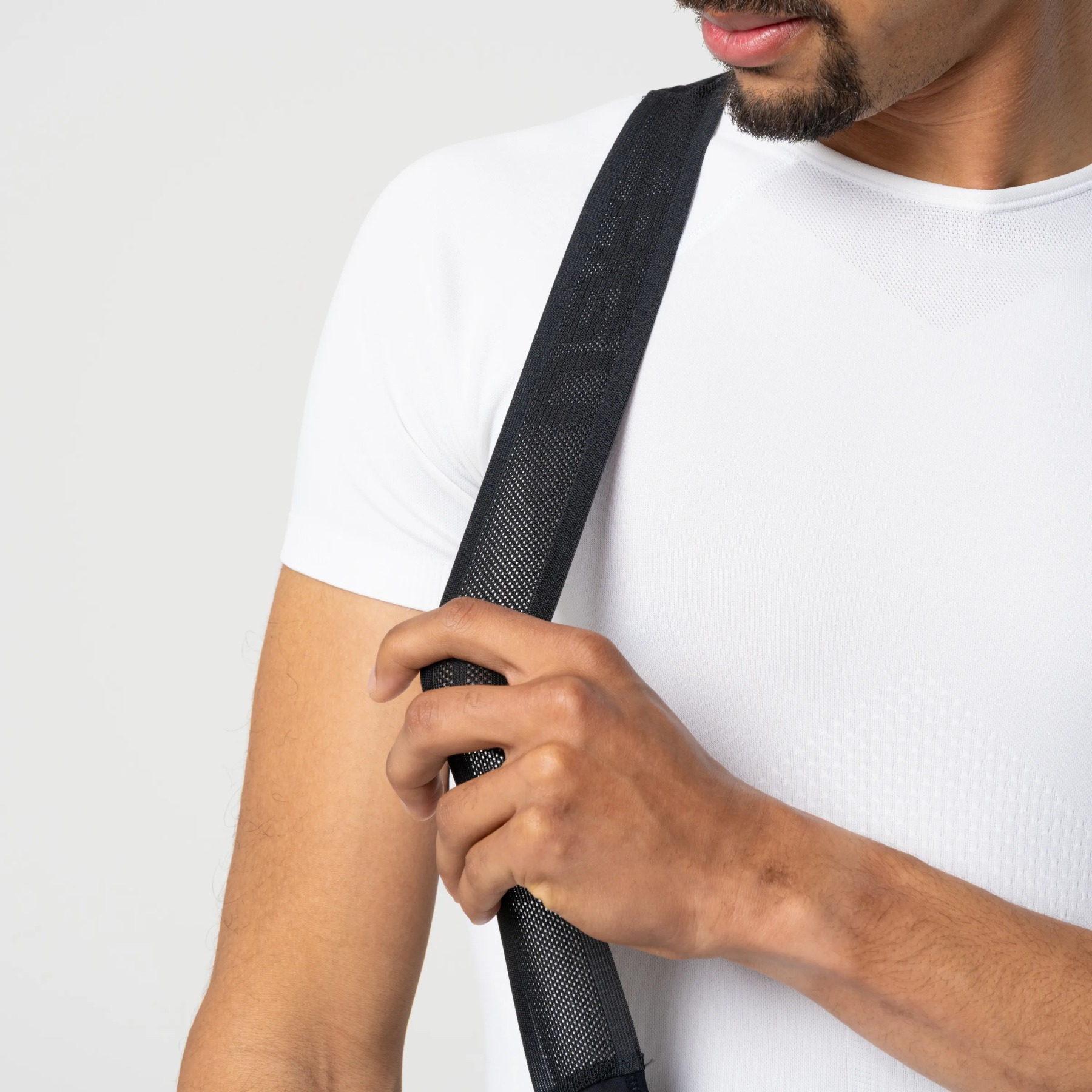 AGU Essential Bibtights Men - black | BIKE24