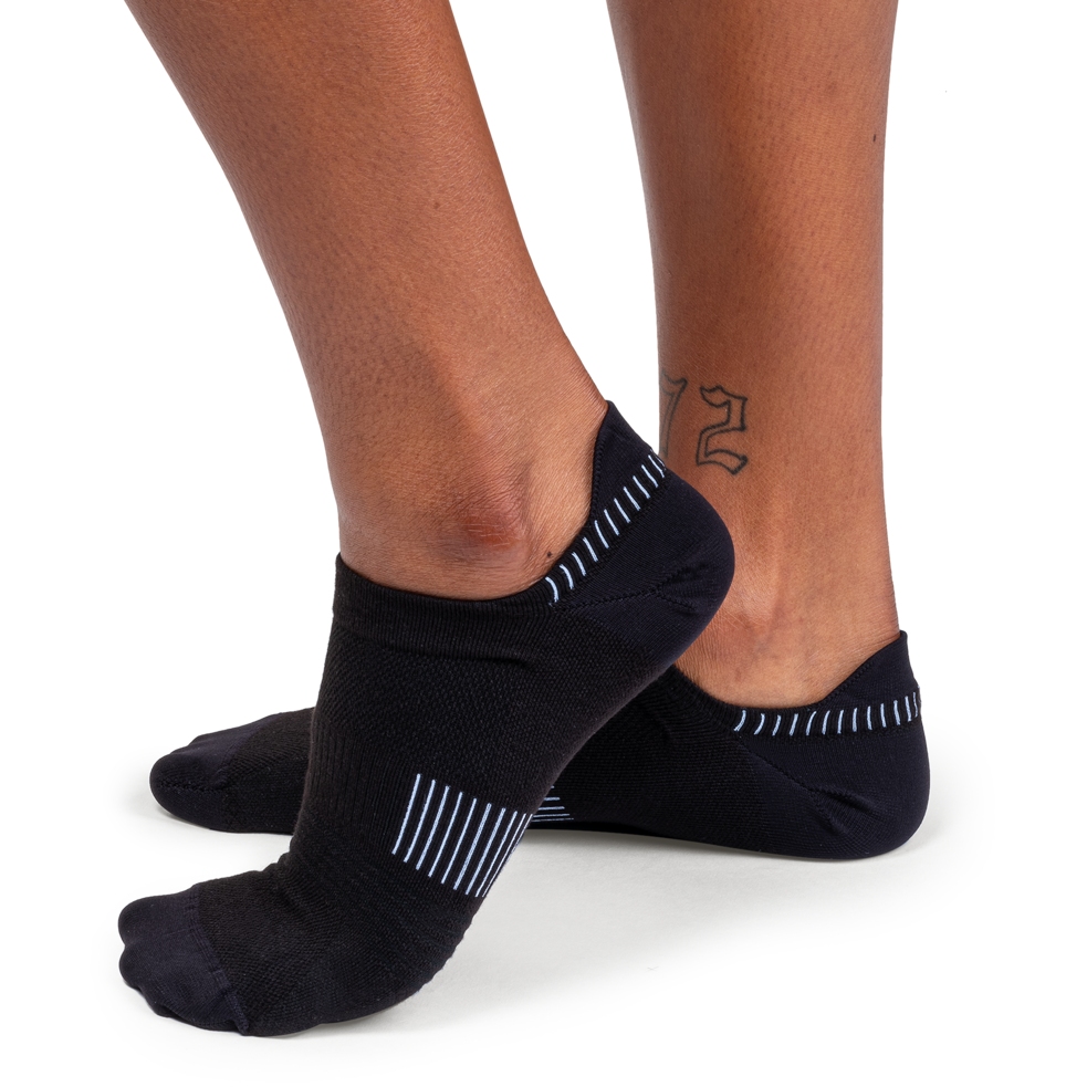 On Ultralight Low Sock Chaussettes Running Femme - Noir & Blanc