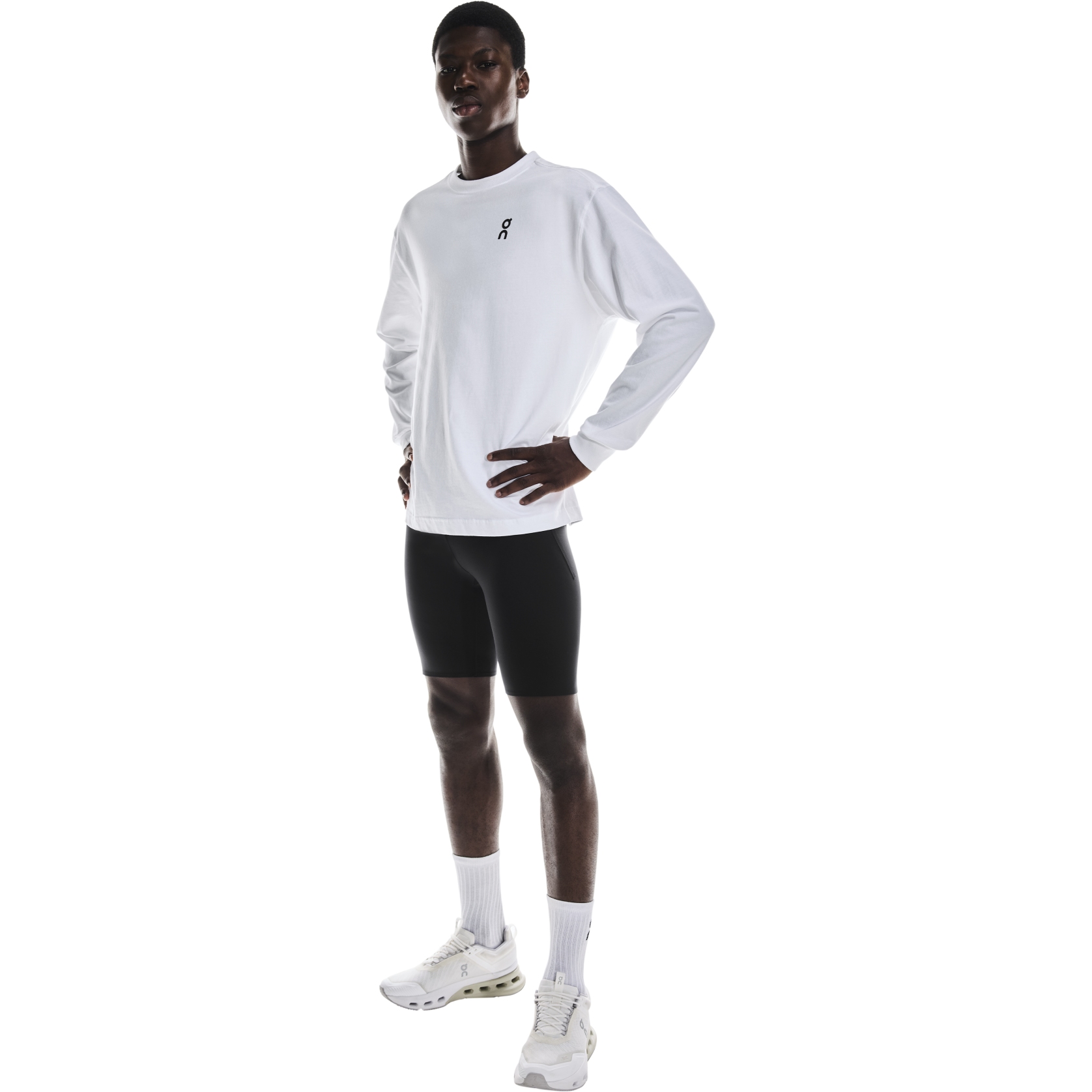 新品未使用　On train tights1/2 ブラック　L Men's Train Tights 1/2 | Black | On United States