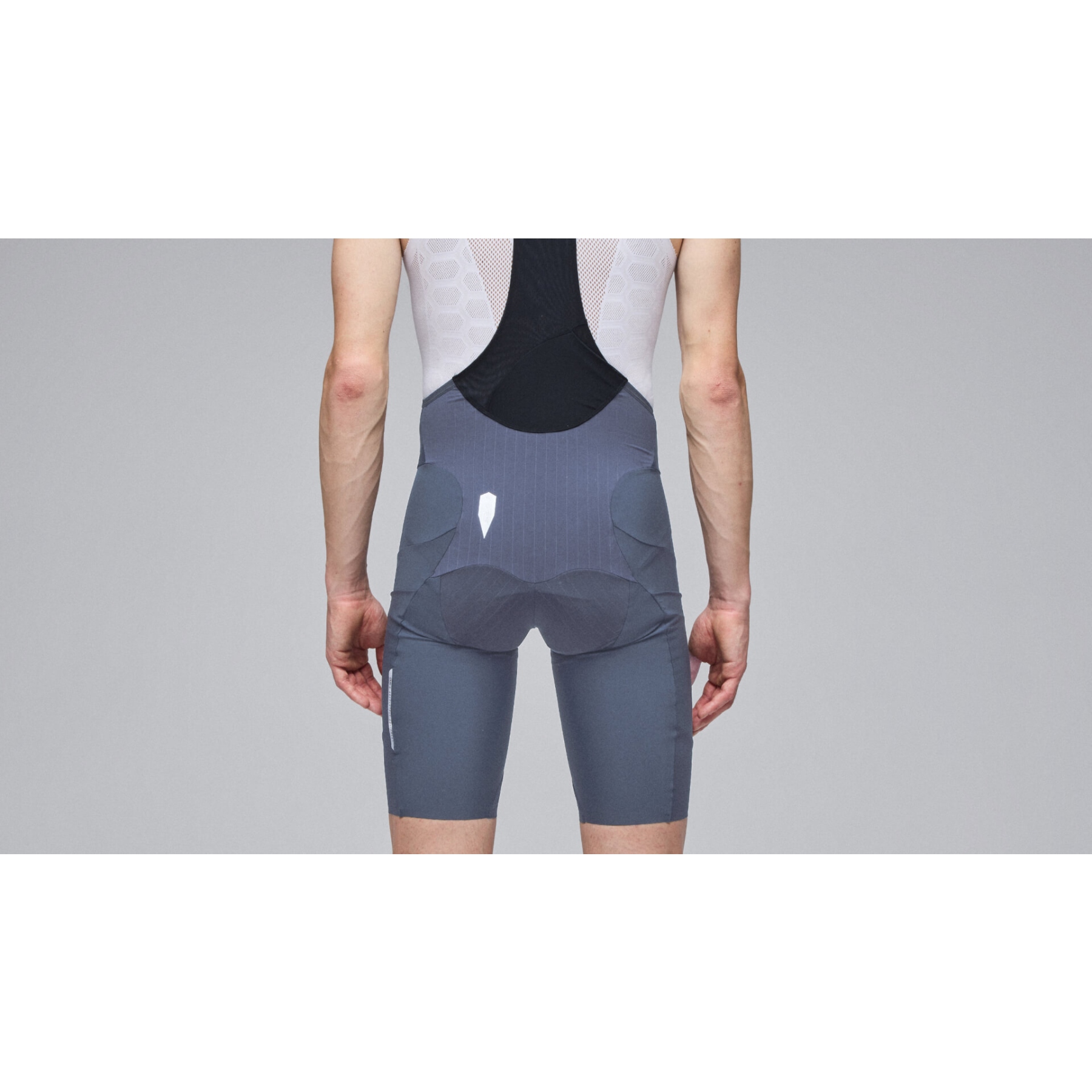 Q36.5 Gregarius Pro Bib Shorts Men - gravel grey | BIKE24
