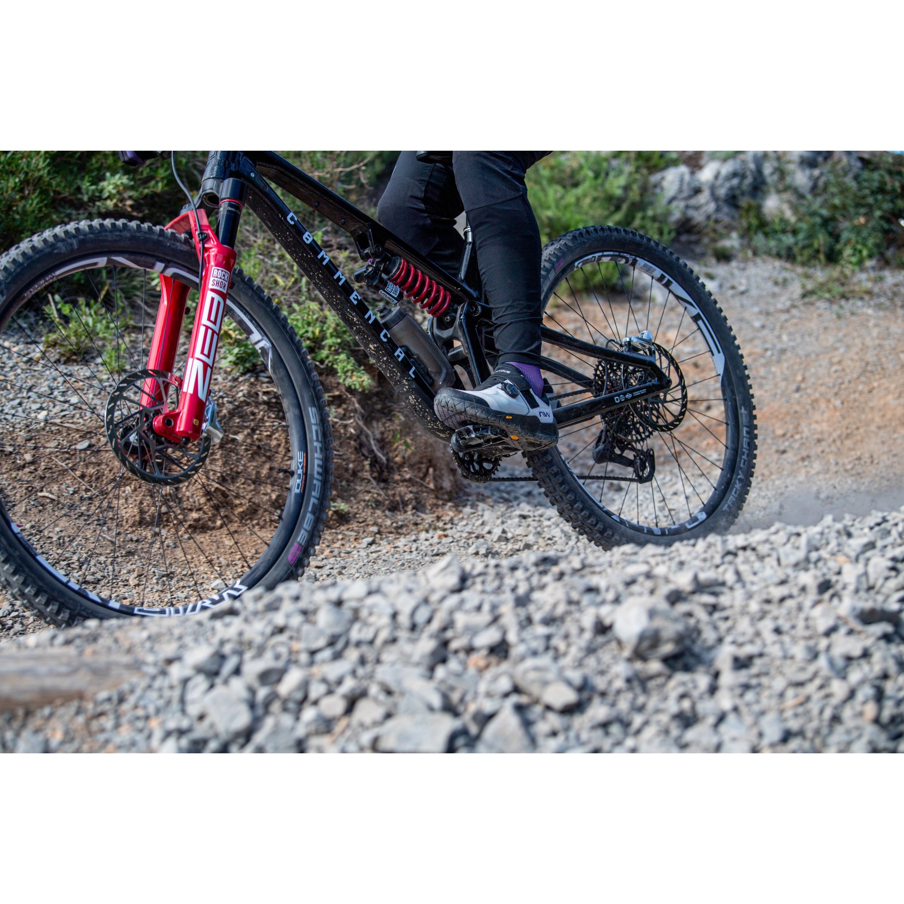 Chaussures vélo PELOTON taille EU 42 USA homme 9 femme 11