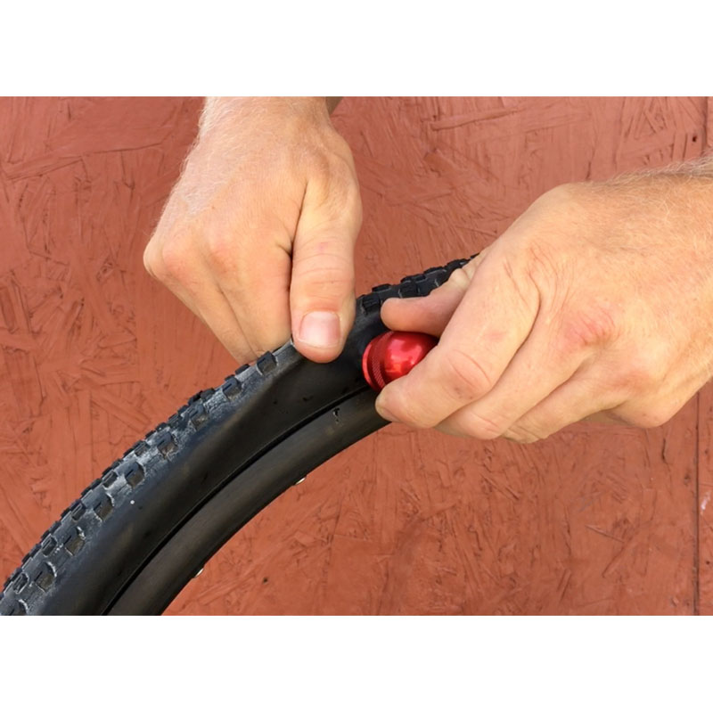 https://images.bike24.com/i/mb/97/58/55/dynaplug-megapill-tubeless-tire-repair-kit-red-3-908406.jpg