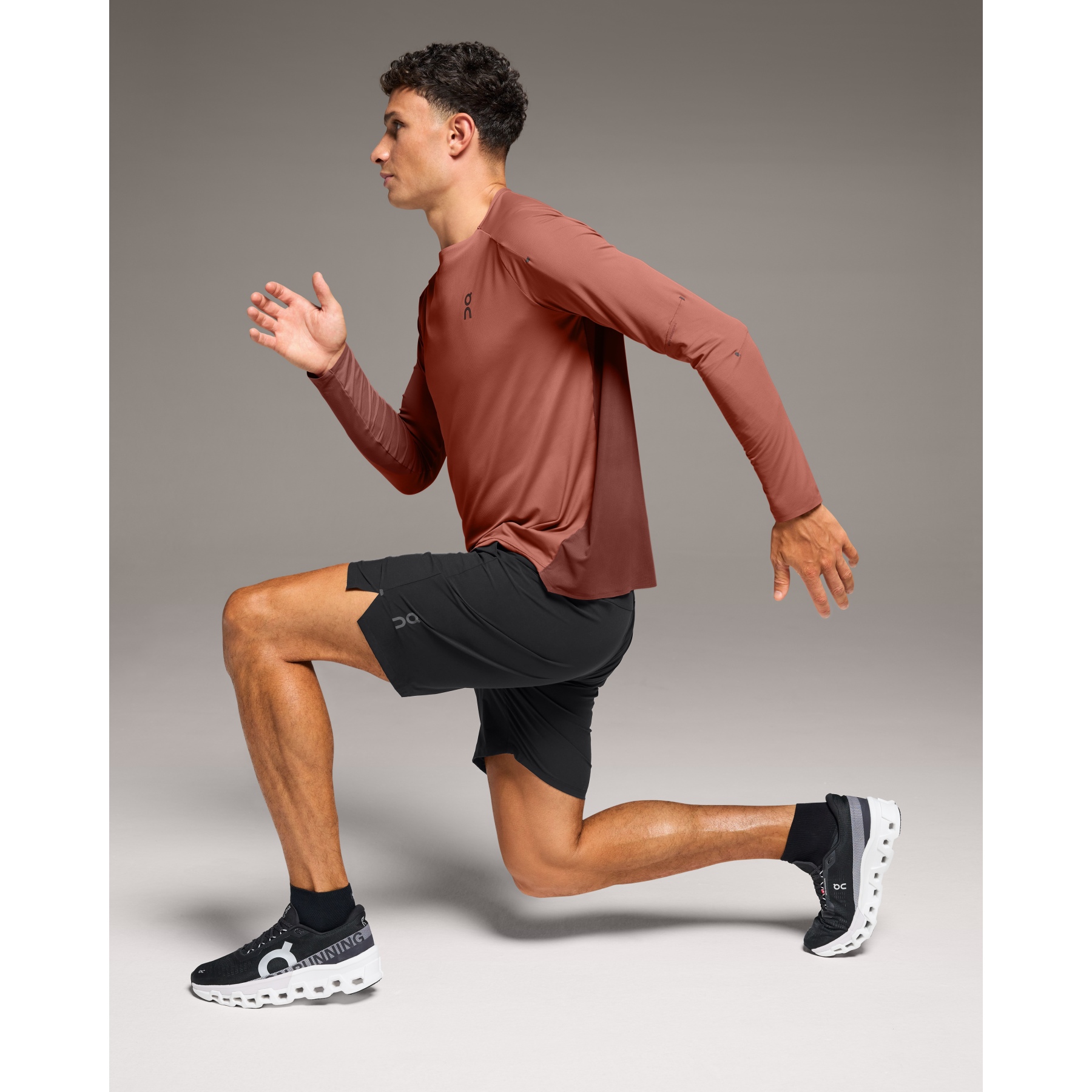 On Hybrid Shorts Lumos　Black サイズS Men's Lightweight Shorts Lumos | Black | On United States