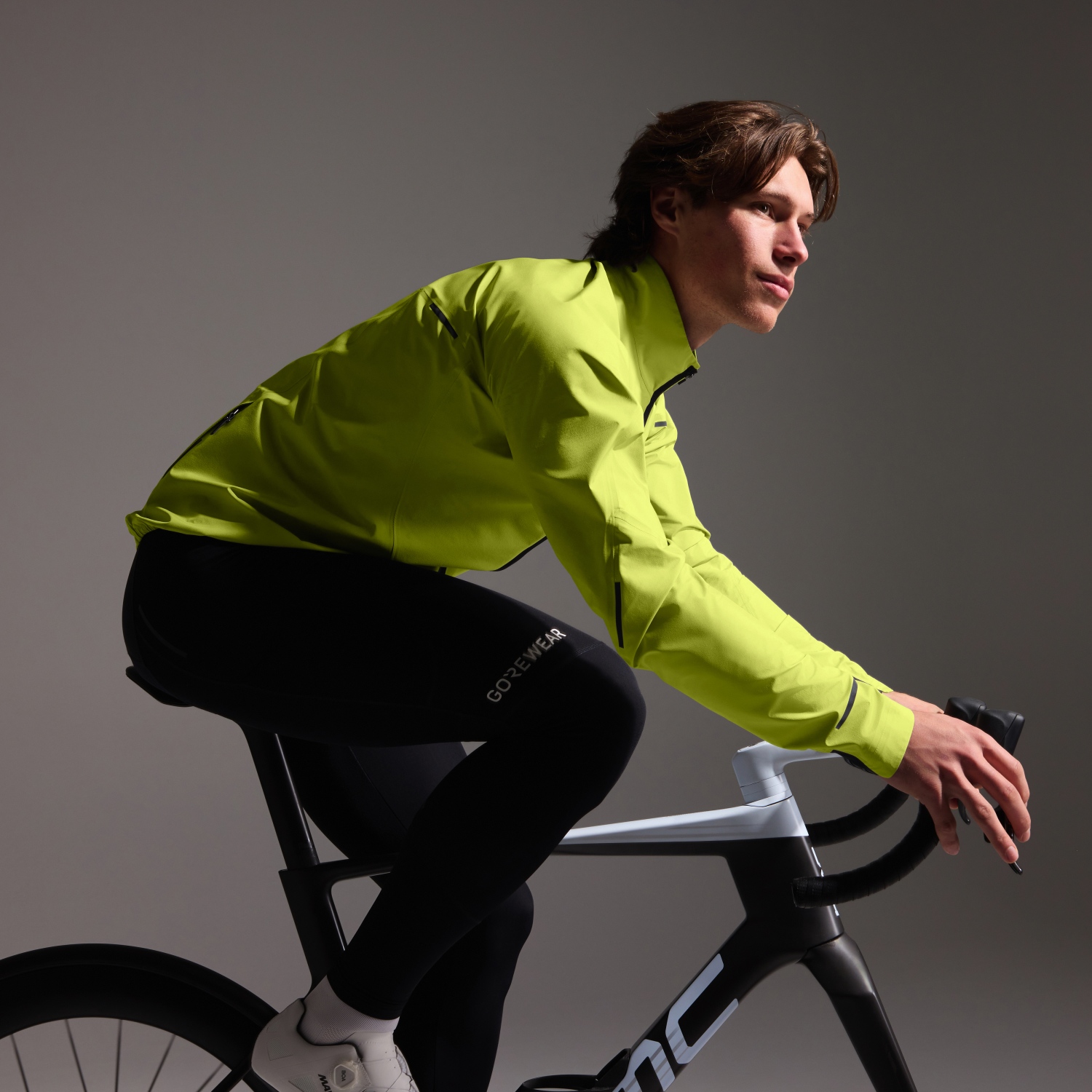 GOREWEAR Spinshift GORE-TEX Jacket Men - lime yellow CB00 | BIKE24
