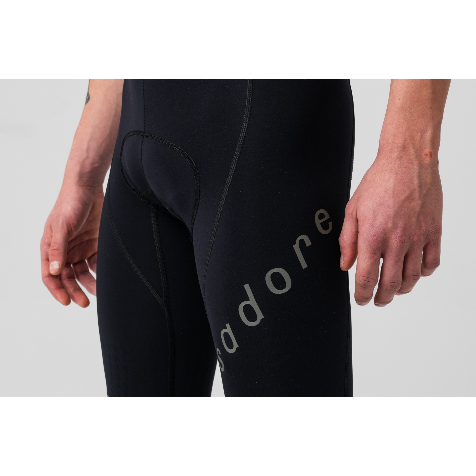 Isadore Alternative Bib Shorts Men - Black | BIKE24 Isadore Alternative Bib Shorts Men - Black | BIKE24