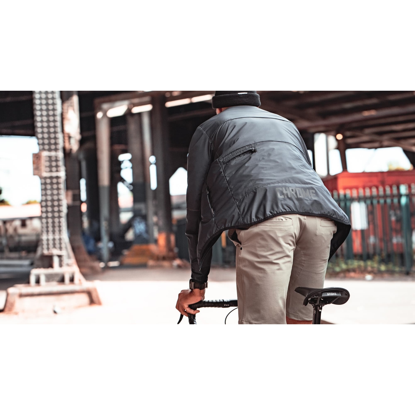 CHROME Wind Cobra 2.0 Packable Jacket - Black | BIKE24