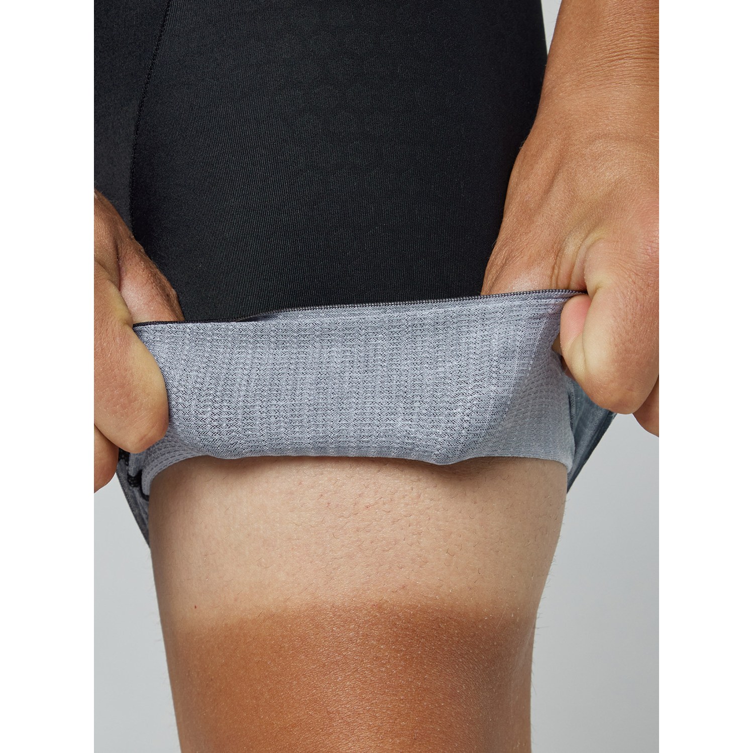 PISSEI Prime Bib Shorts Men - Black | BIKE24