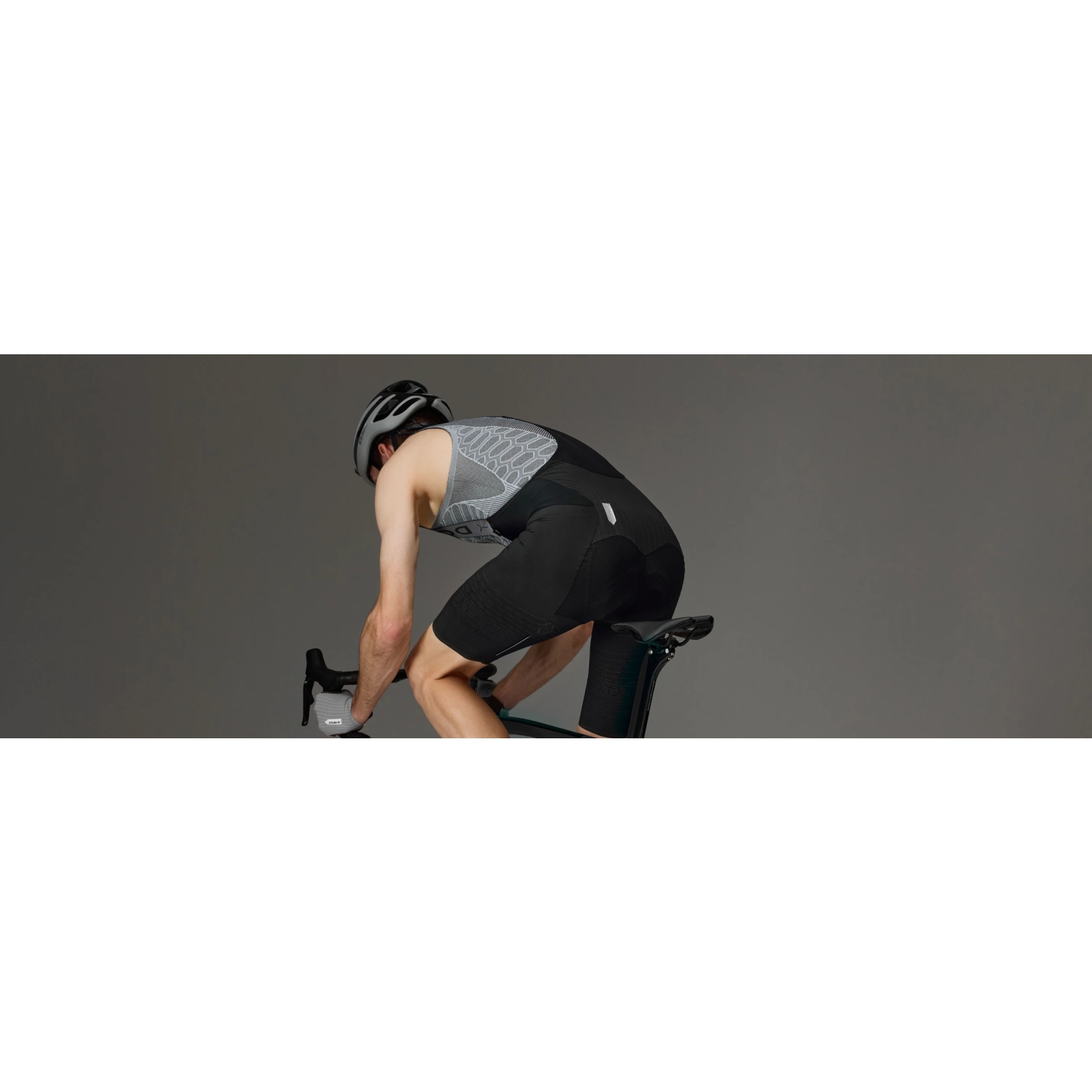 Q36.5 Dottore Pro Bib Shorts Men - black | BIKE24