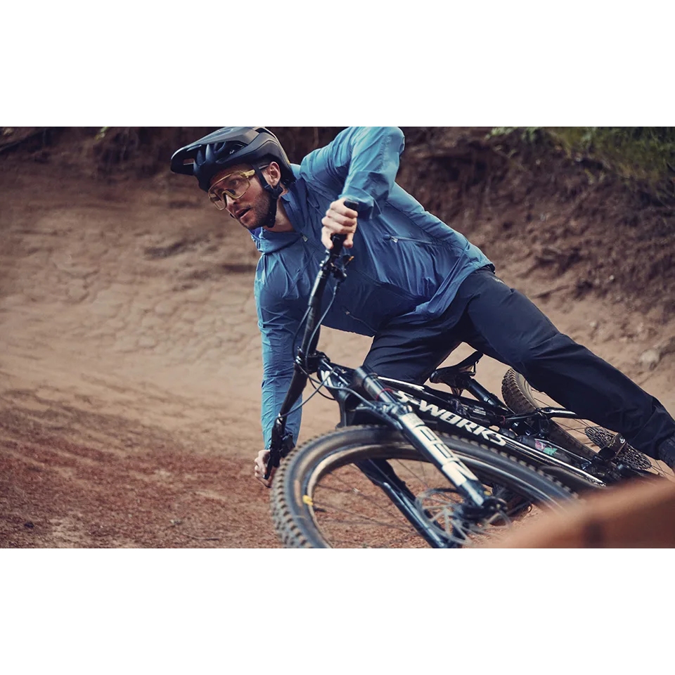 GOREWEAR Fernflow Hooded Windbreaker Men - black 9900 | BIKE24
