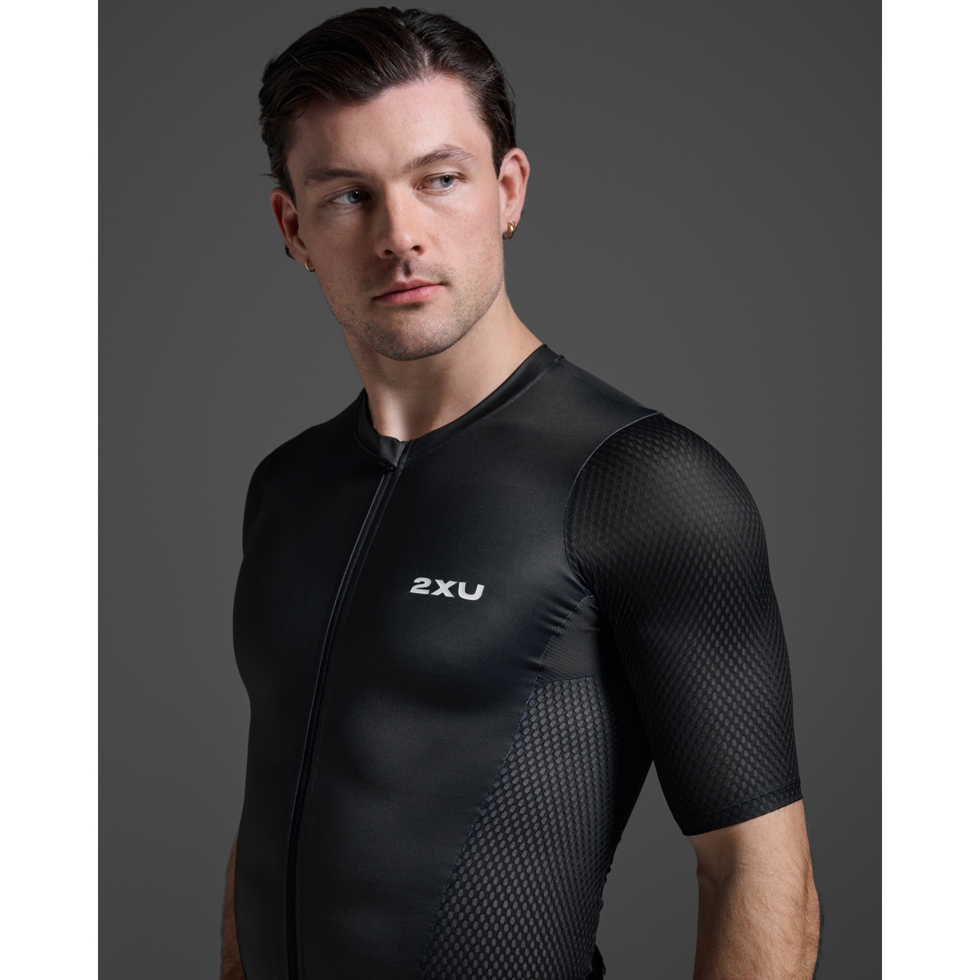 2XU Aero Hex Tri Sleeved Top Men - black/white | BIKE24