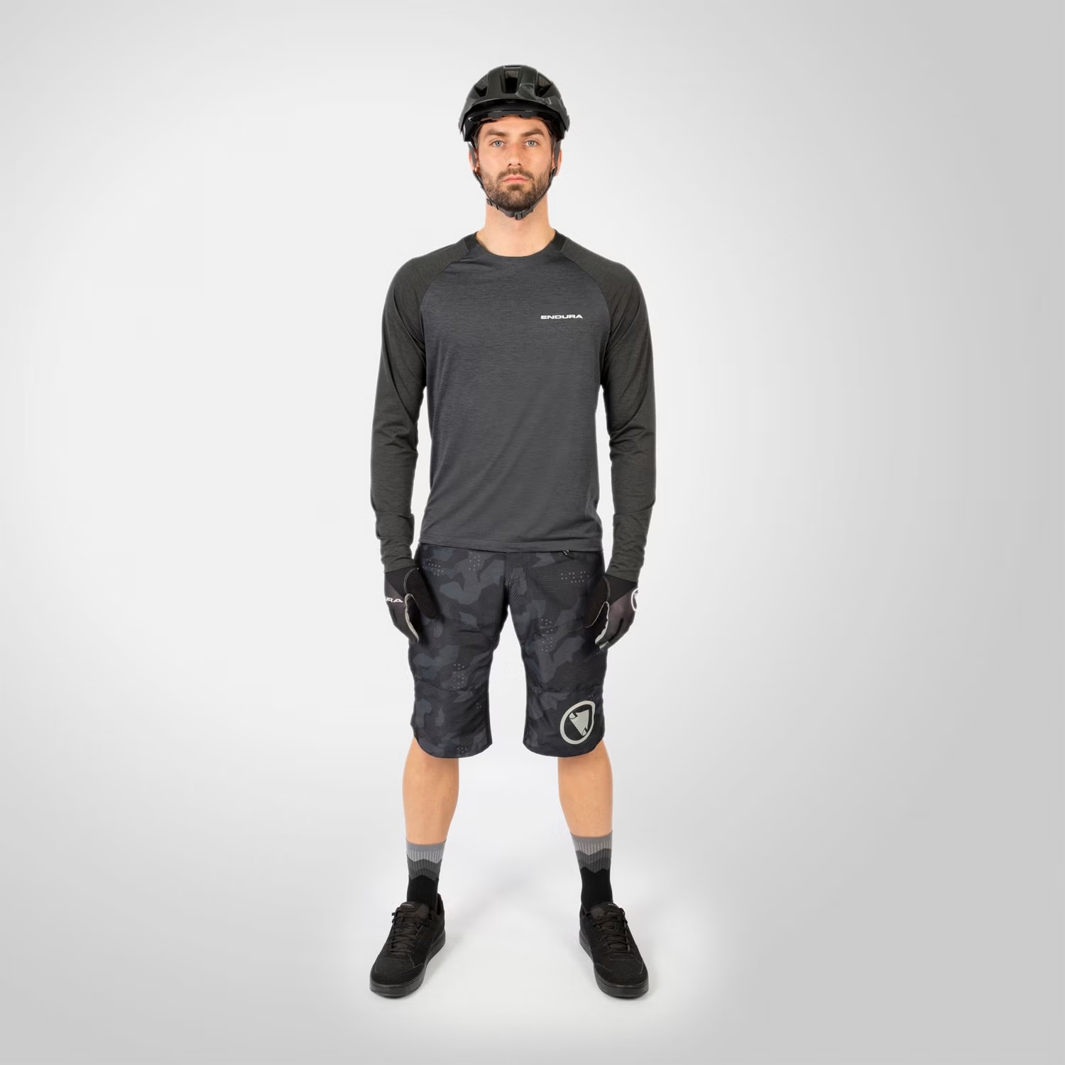 ENDURA エンデュラ 上下セット サイズL