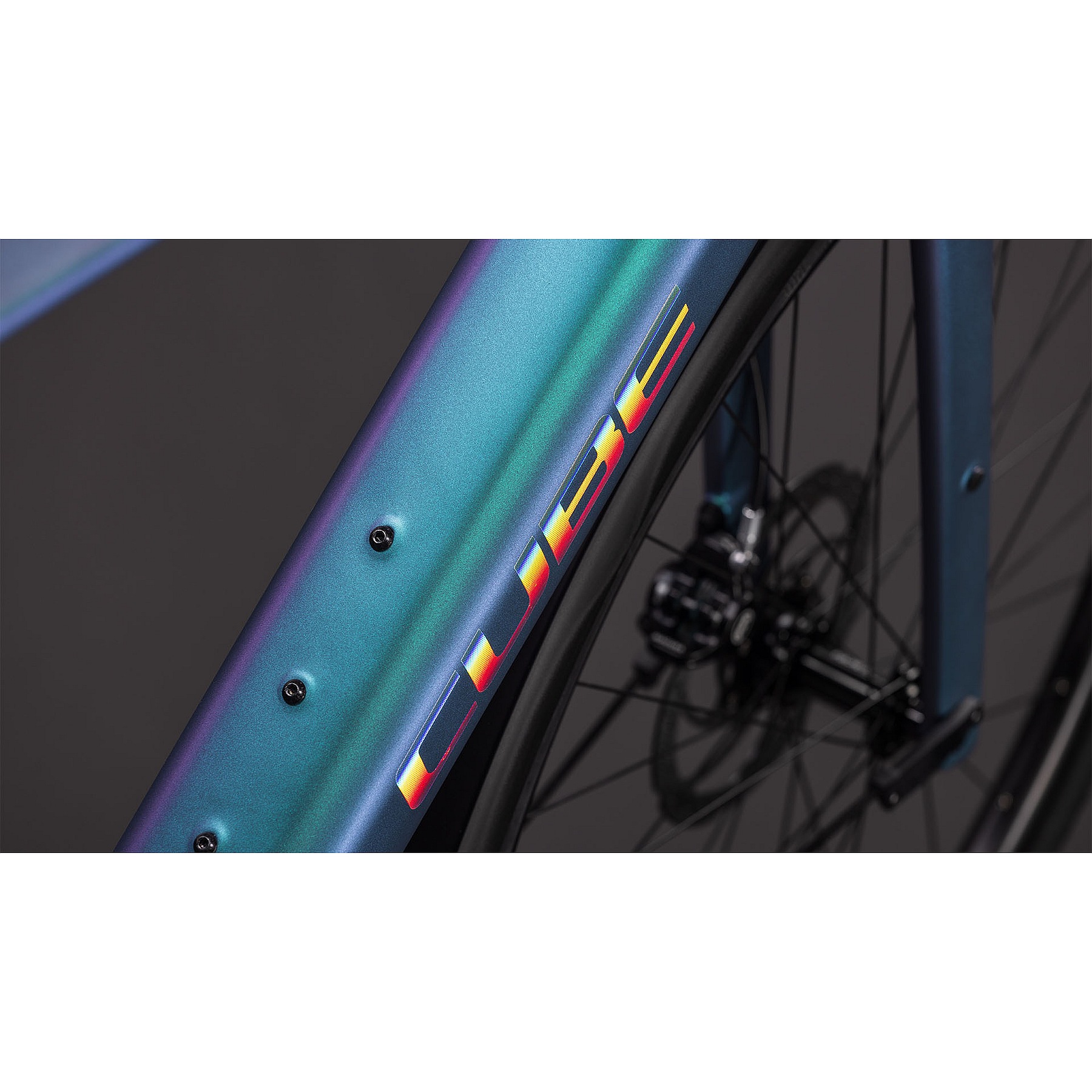 CUBE Bicicleta Eléctrica Urbana Fitness Carbono - NULANE HYBRID C