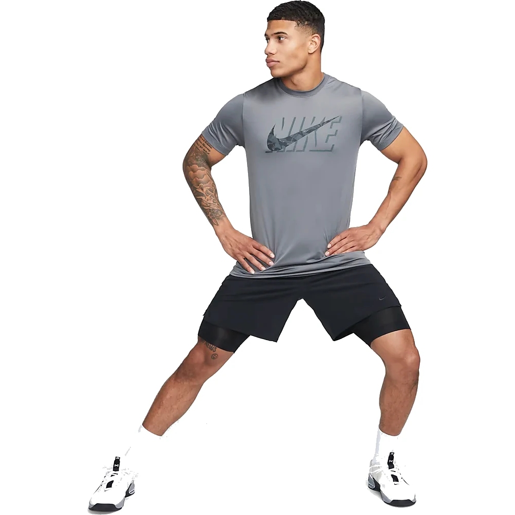 Nike Dri-FIT Men's Fitness T-Shirt - iron grey DZ2741-068 BIKE24