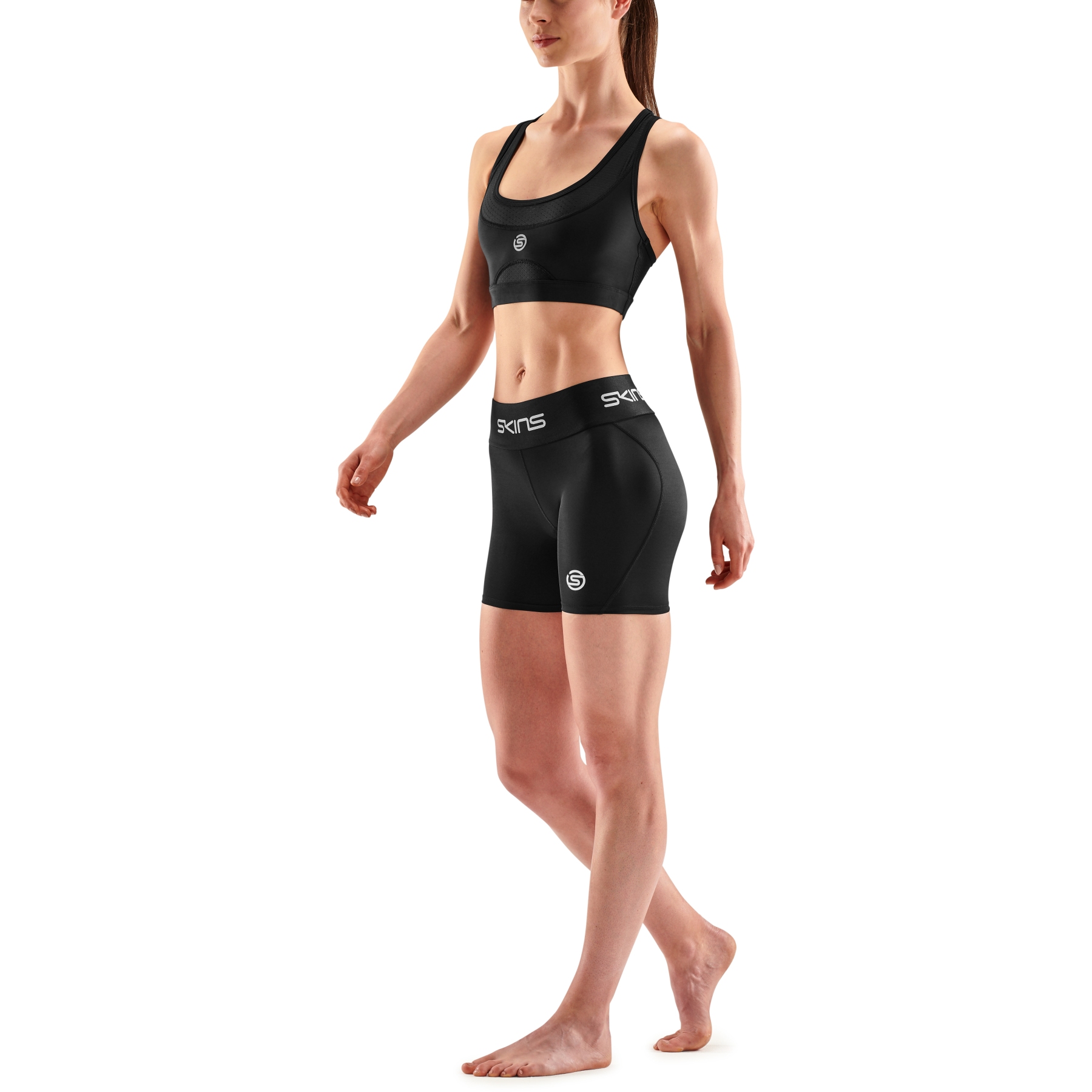 Run-Hike-Play: SKINS DNAmic Women's Superpose Compression Shorts Review &  Giveaway