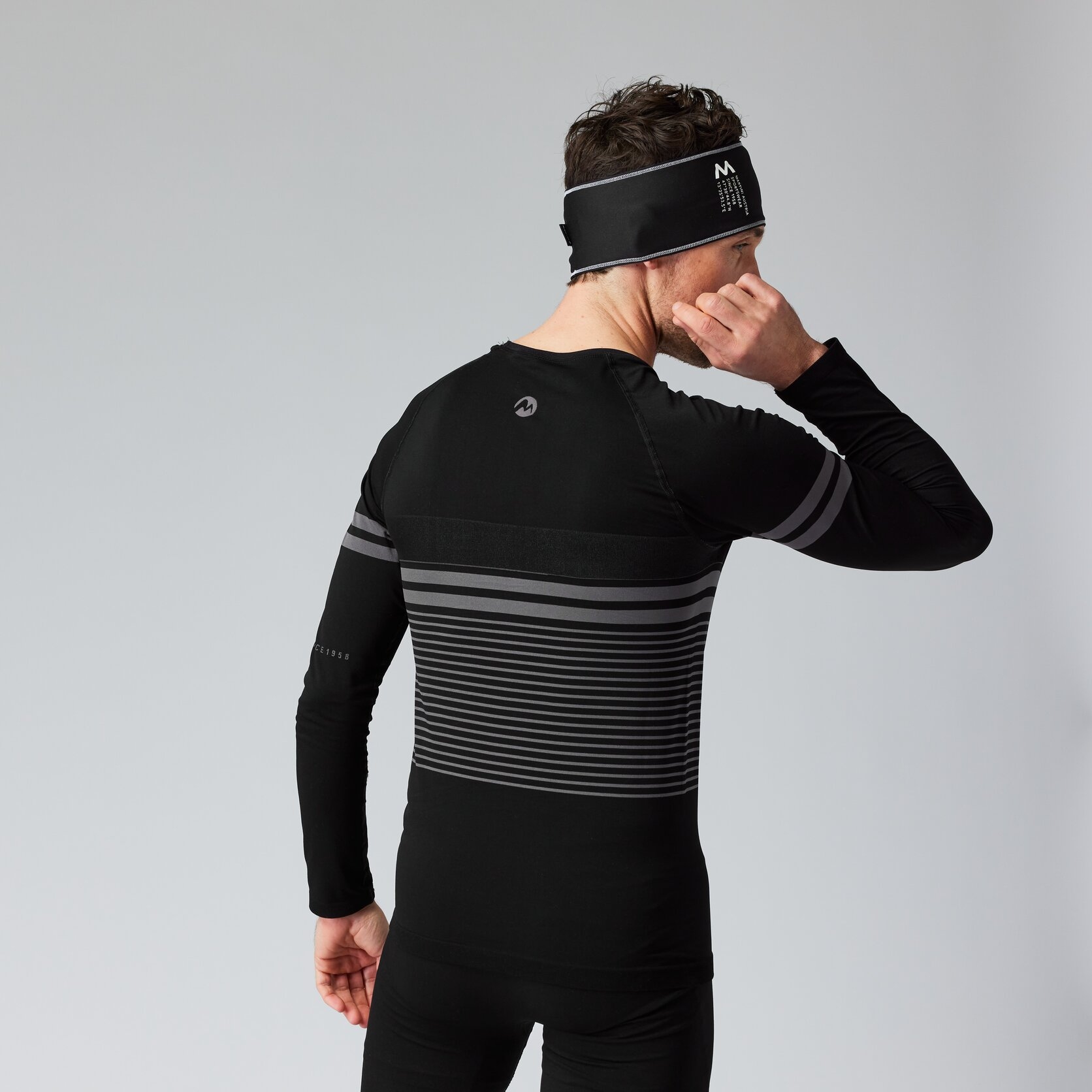 Carbon sportswear clearance