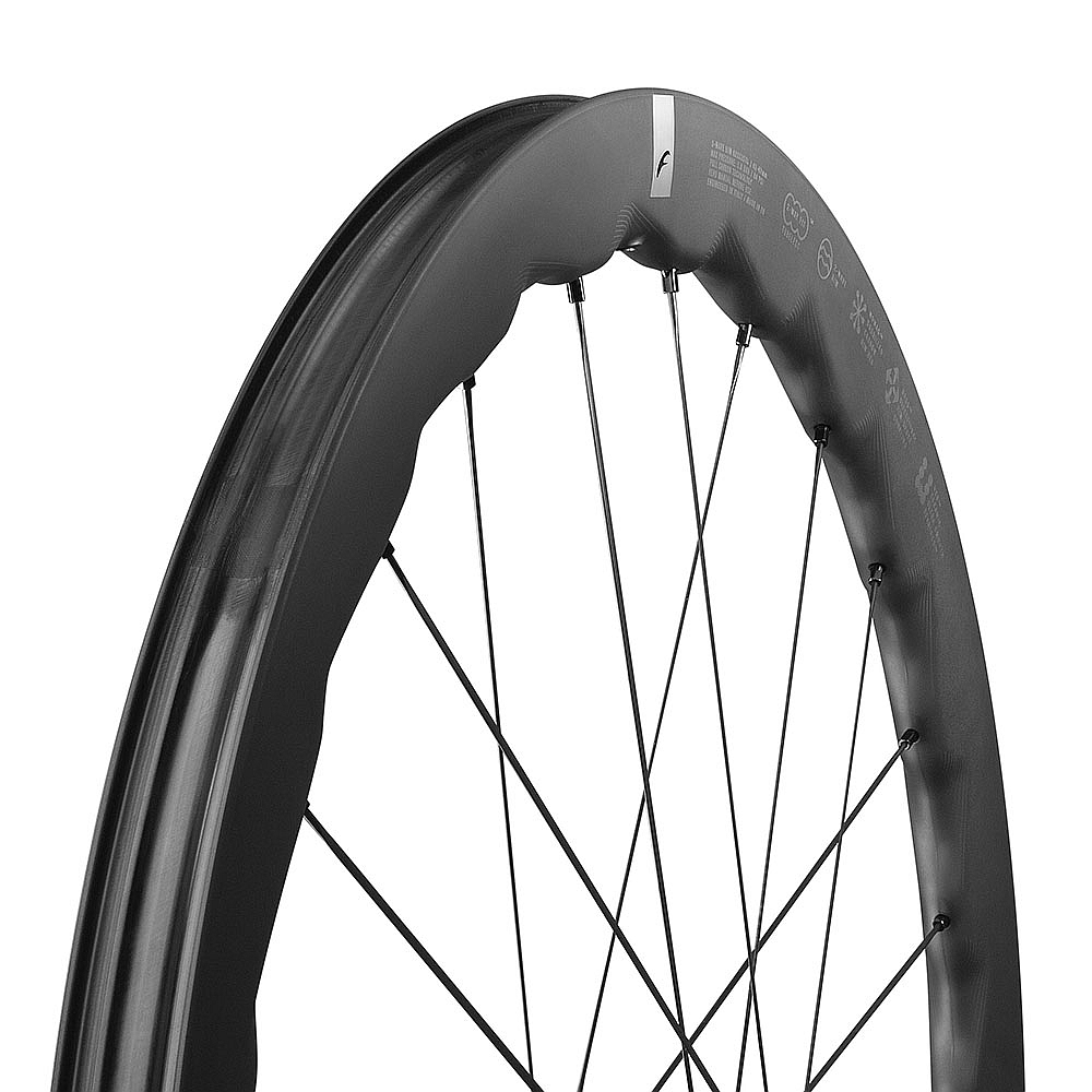 Fulcrum SHARQ 42 Wheelset - 28