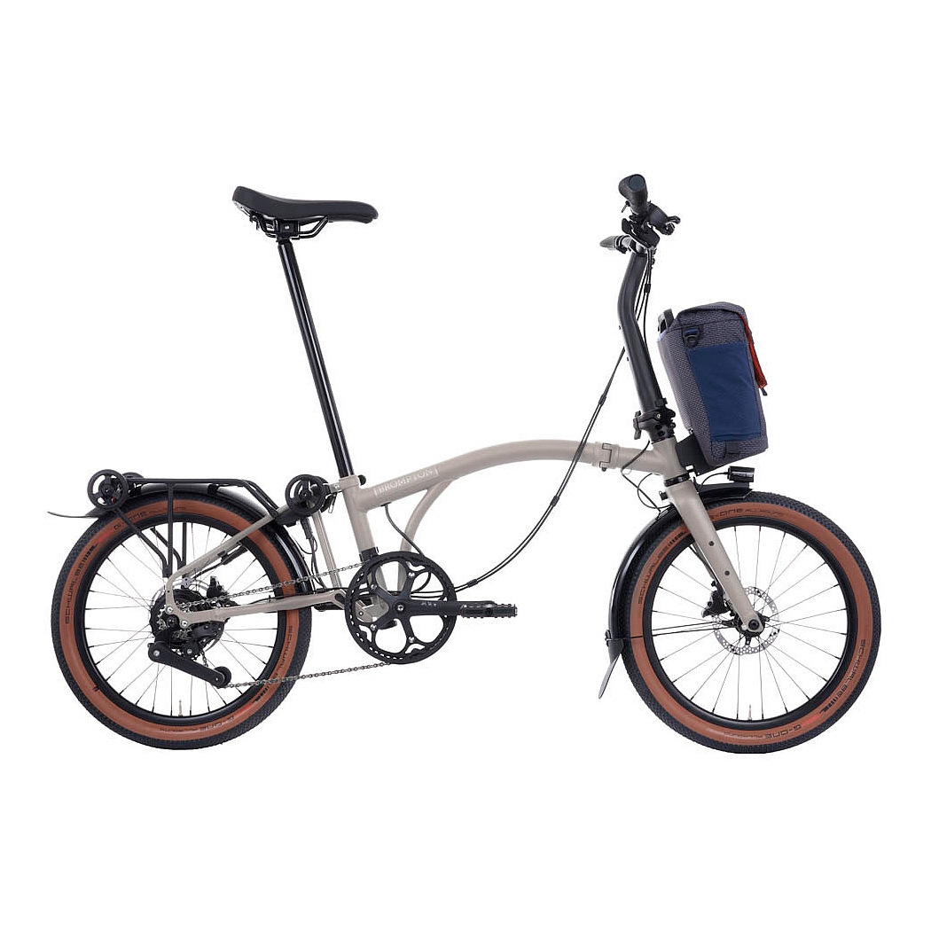 Brompton Electric G Line - 4 скорости - Средняя перекладина - Удлиненный подседельный штырь - Задняя стойка - 20-дюймовый электрический складной велосипед - 2025 - traildust white