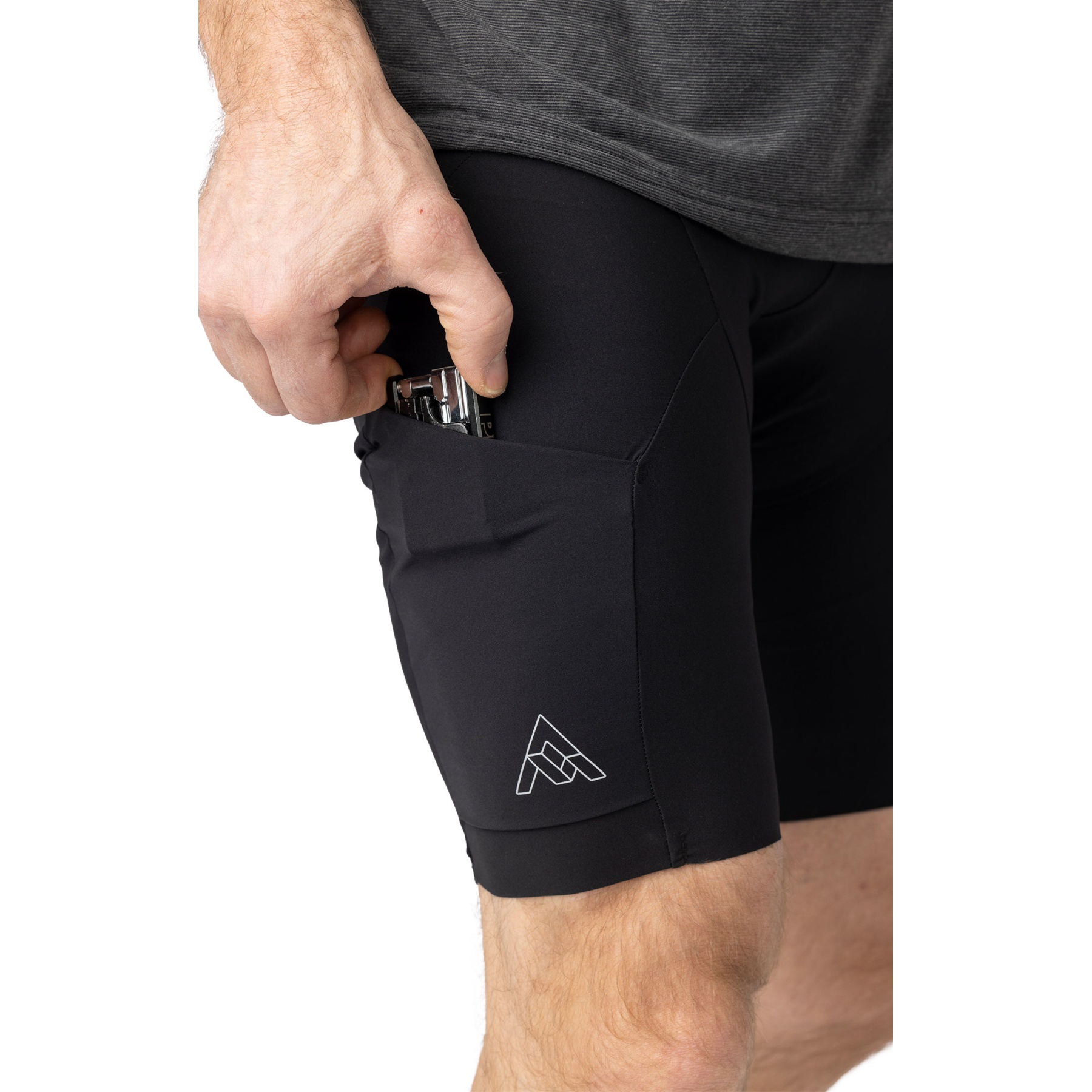 7mesh MK3 Cargo Bib Shorts Men - Black | BIKE24