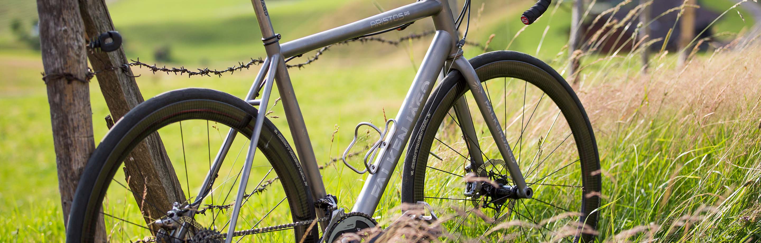 Falkenjagd Bikes - puristische titanium fietsen voor de eeuwigheid