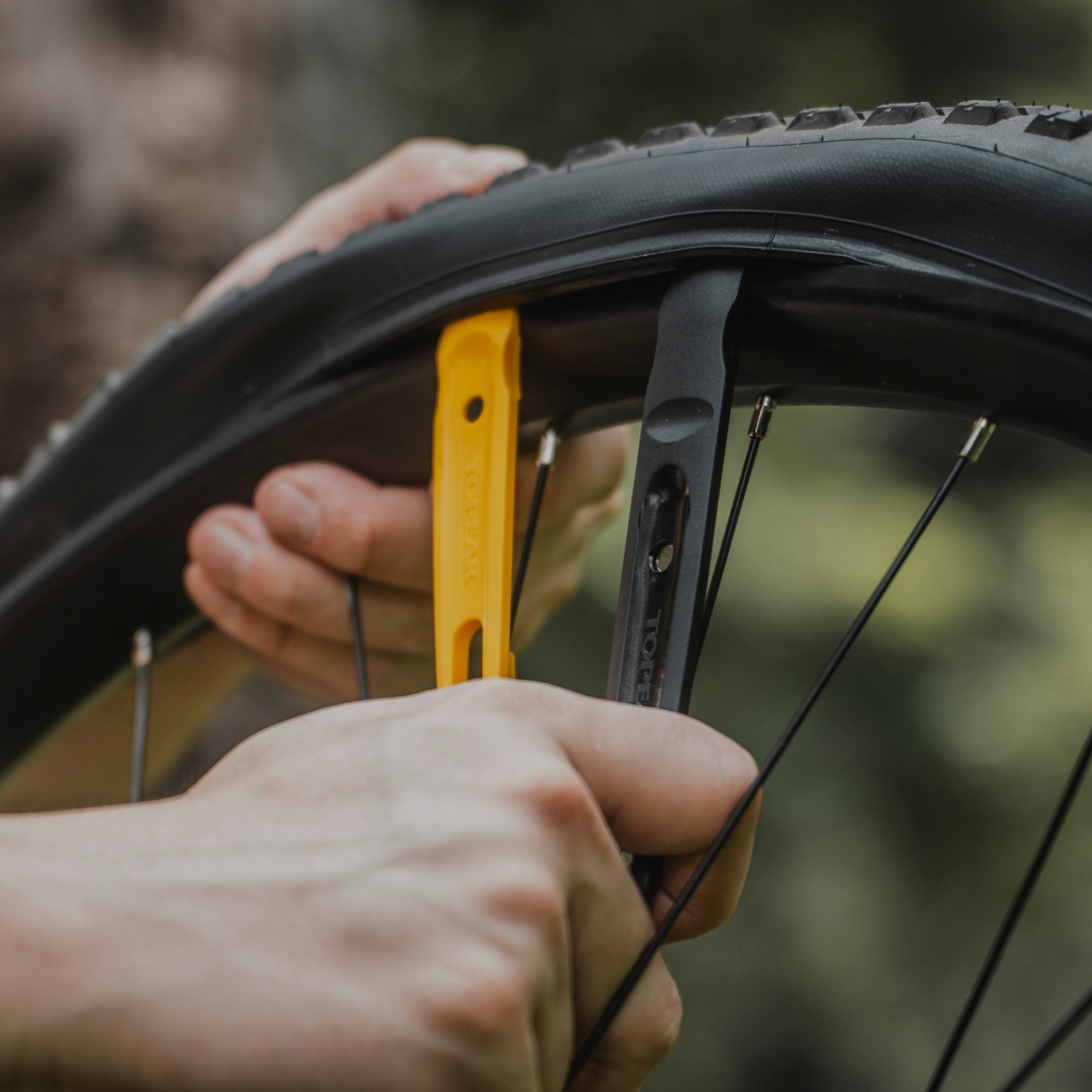 Levier de pneu de vélo, PTU facile à utiliser, durable, outil de démontage de pneu de vélo haute résistance pour VTT Levier de pneu de vélo, PTU facile à utiliser, durable, outil de démontage de pneu de vélo haute résistance pour VTT