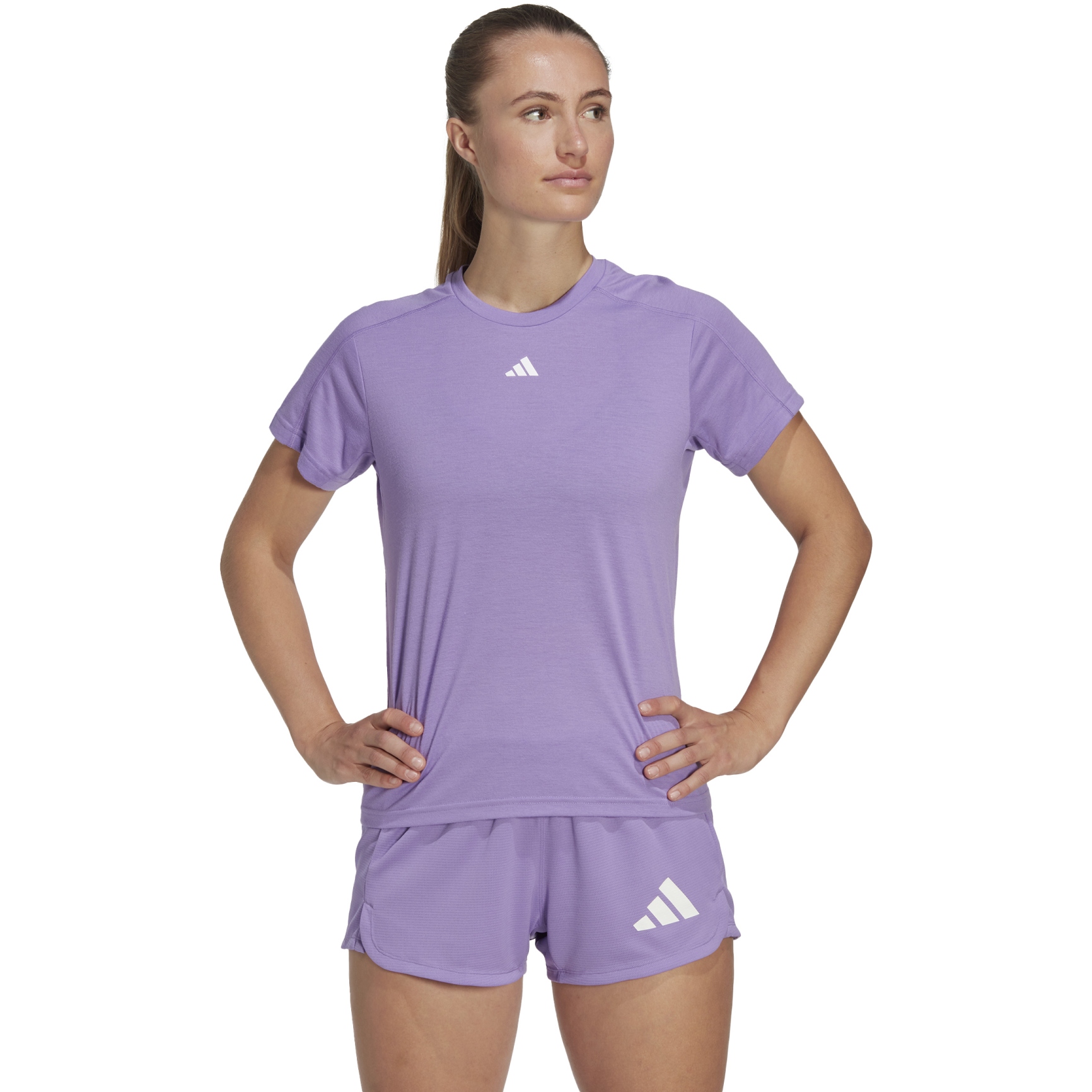 adidas AEROREADY Train Women Branding Minimal Essentials HR7797 fuse violet T-Shirt 