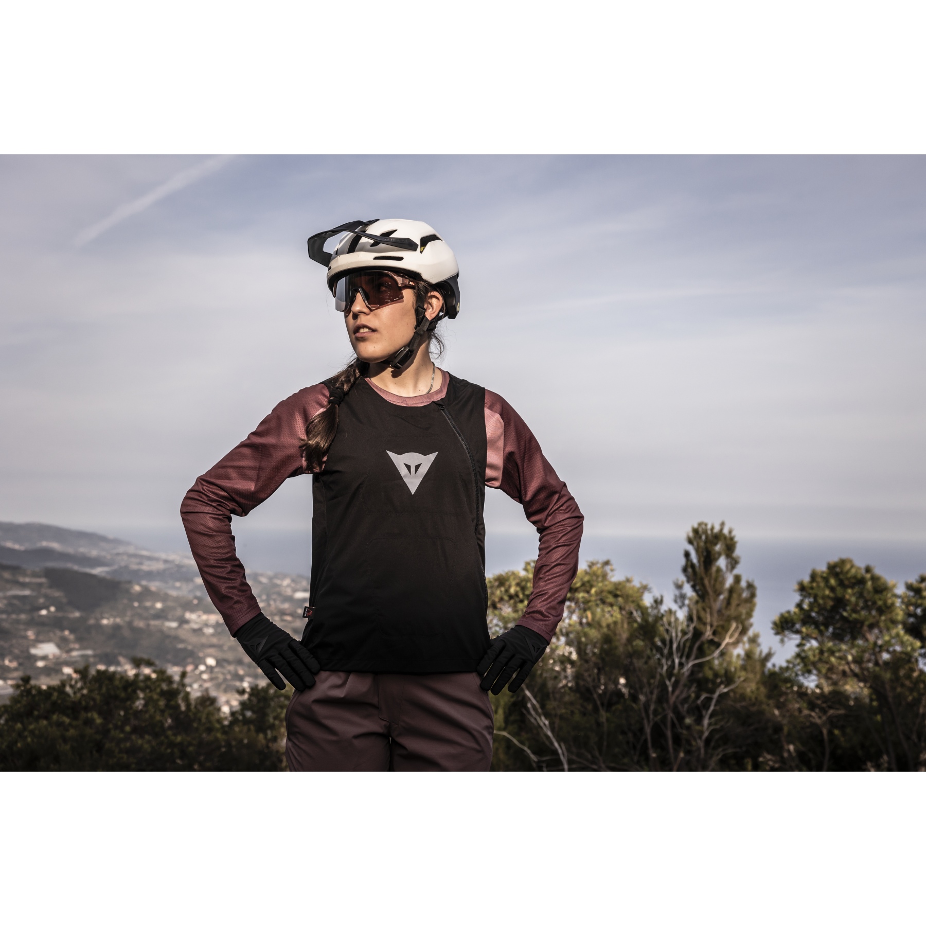 【新品未使用】DAINESE HGC HYBRID WMN XL Dainese HGC Hybrid Vest Women - tap-shoe | BIKE24