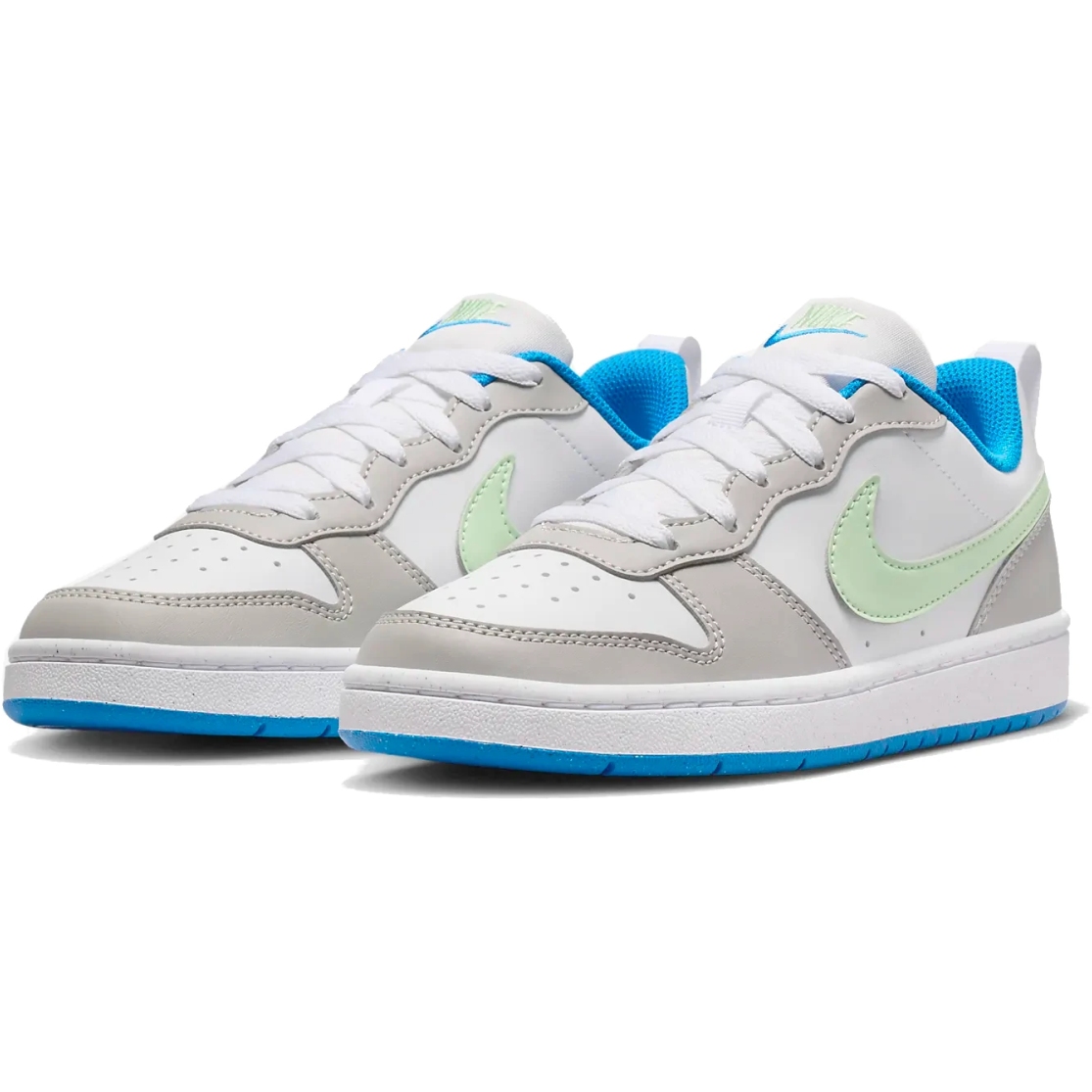 White and aqua nike shoes hotsell