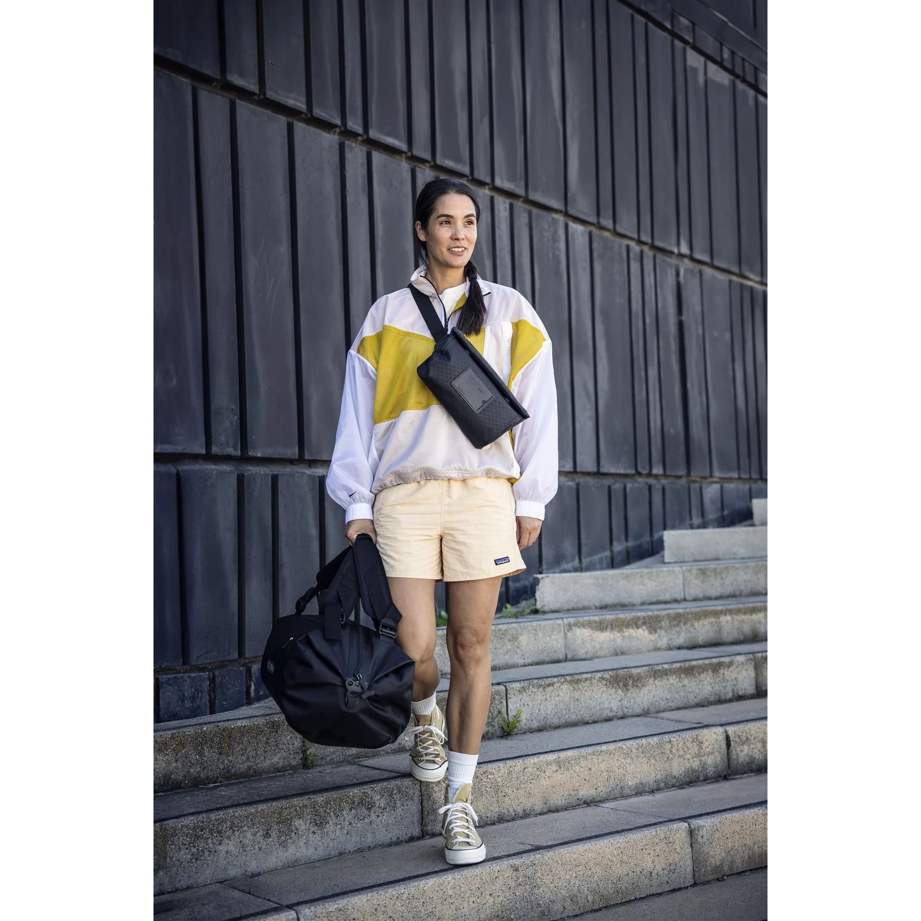 ORTLIEB Metrosphere Sling-Bag - 3L - black embossed | BIKE24